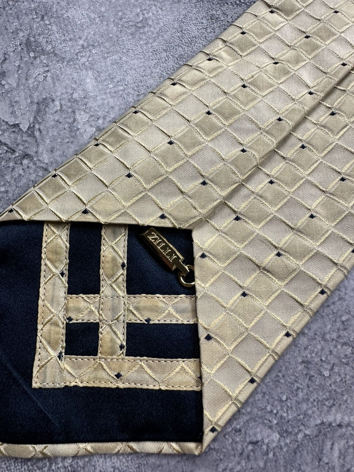 Zilli Zilli Gold Chain Logo Tie Pure Silk Italy Old Money Necktie Size ONE SIZE - 9 Thumbnail