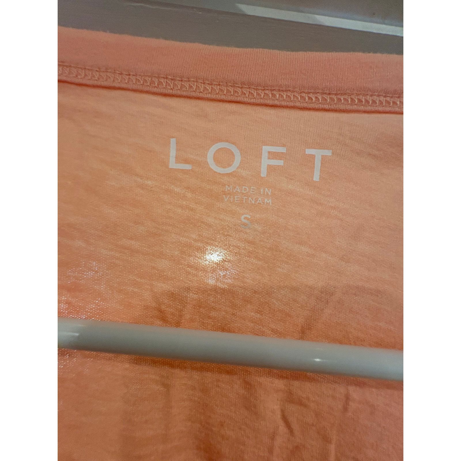 Loft LOFT Women’s Peach Sleeveless Blouse Size Small Smocked Size S / US 4 / IT 40 - 2 Thumbnail