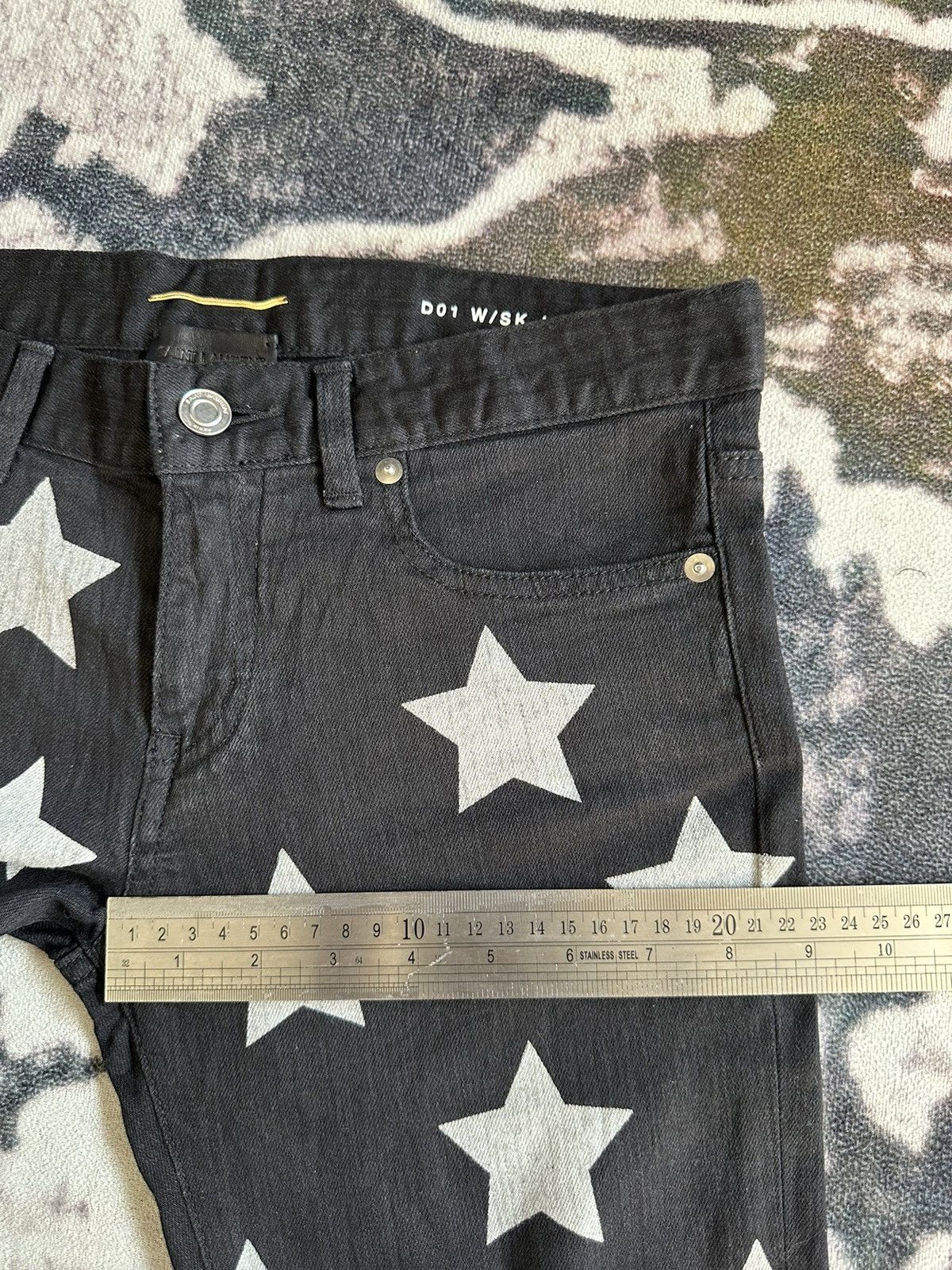Hedi Slimane × Saint Laurent Paris 2015 Saint Laurent Paris star overprint slim denim Size US 31 - 9 Thumbnail