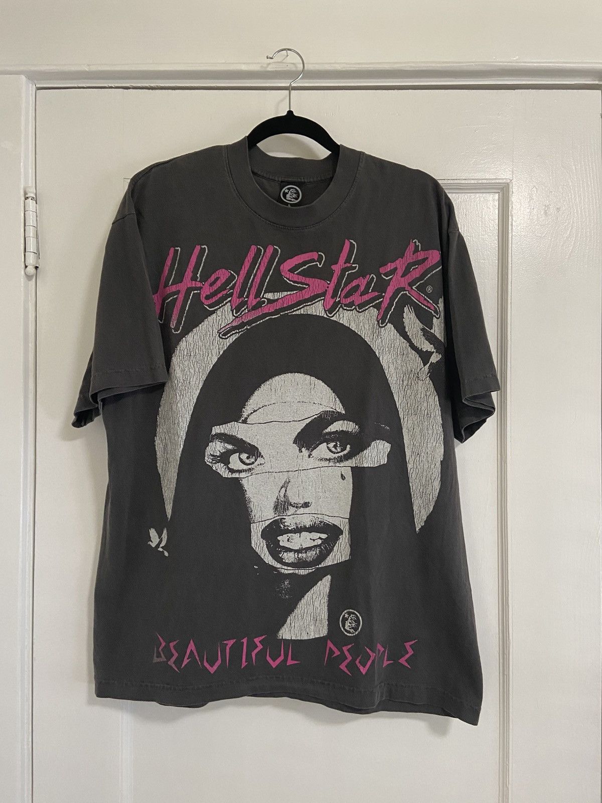 HELLSTAR HELLSTAR BEAUTIFUL PEOPLE T-SHIRT BLACK Size US L / EU 52-54 / 3 - 1 Thumbnail