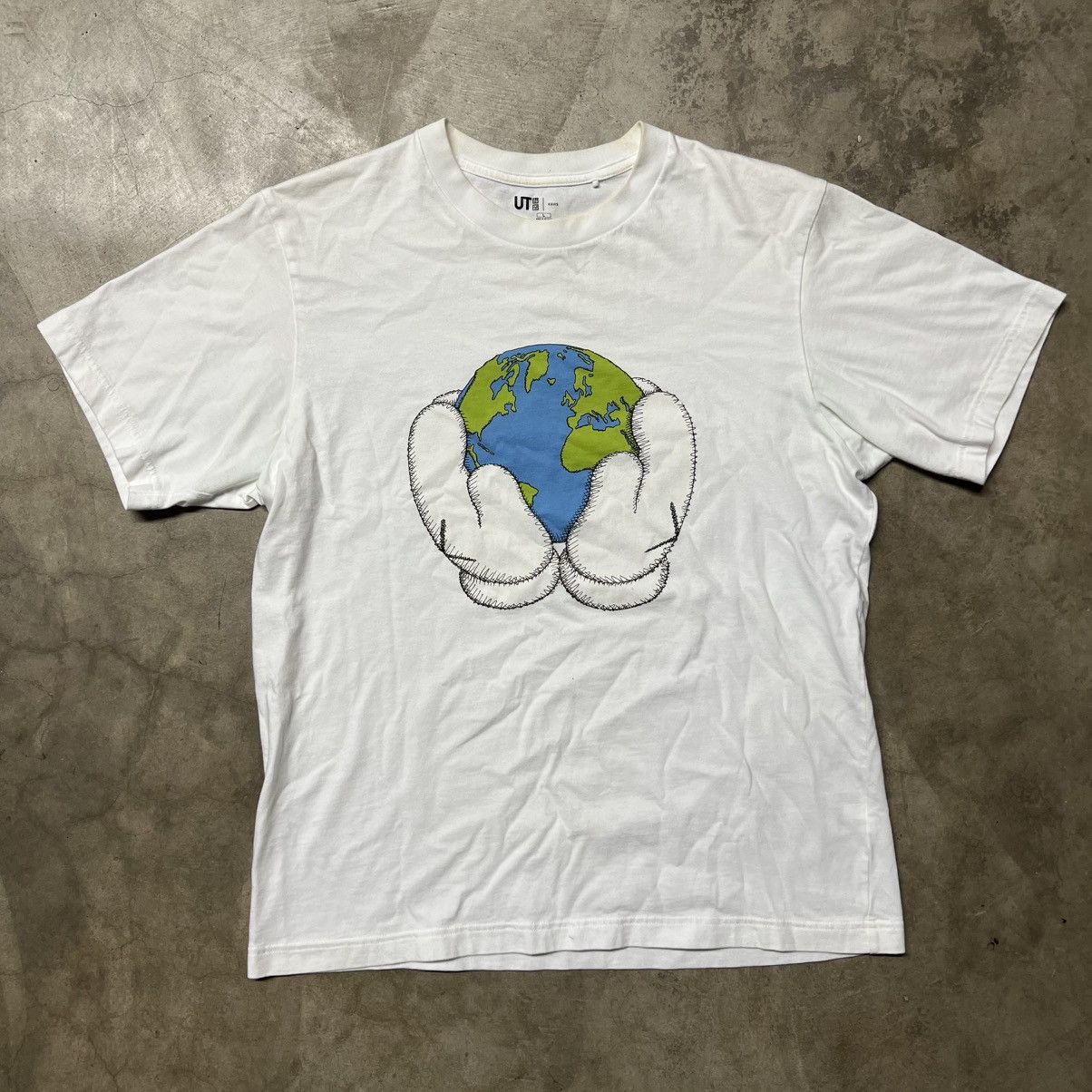 Kaws × Uniqlo Kaws x Uniqlo Streetwear Graphic T-Shirt Size US L / EU 52-54 / 3 - 2 Thumbnail