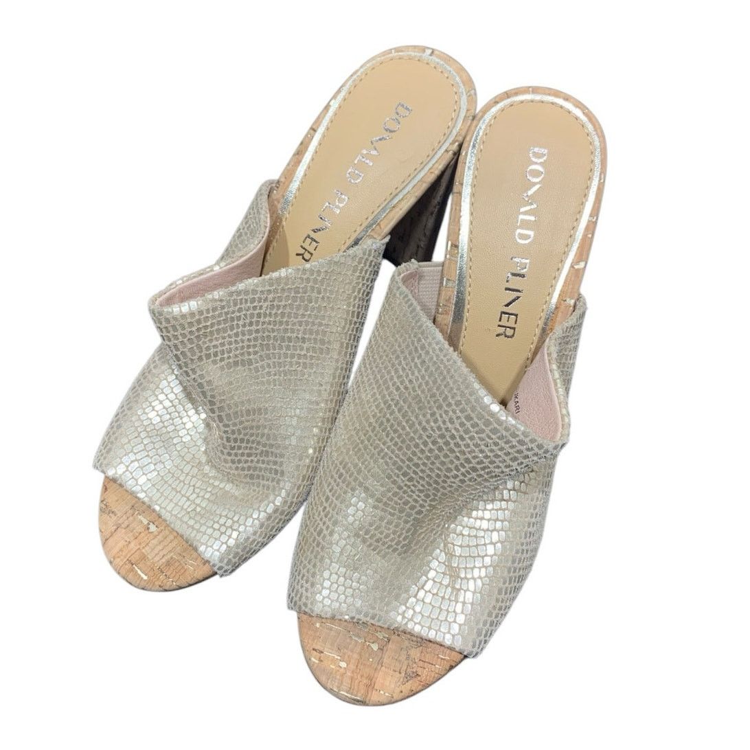 Donald Pliner Donald Pliner Sukari-PM Sandal Pebble Metalic Platino HEEL Size US 5 / IT 35 - 2 Thumbnail