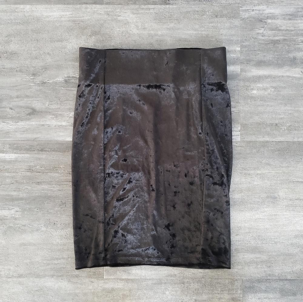 Forever 21 Black Velvet F21 High Waisted Mini Size 28" / US 6 / IT 42 - 1 Thumbnail