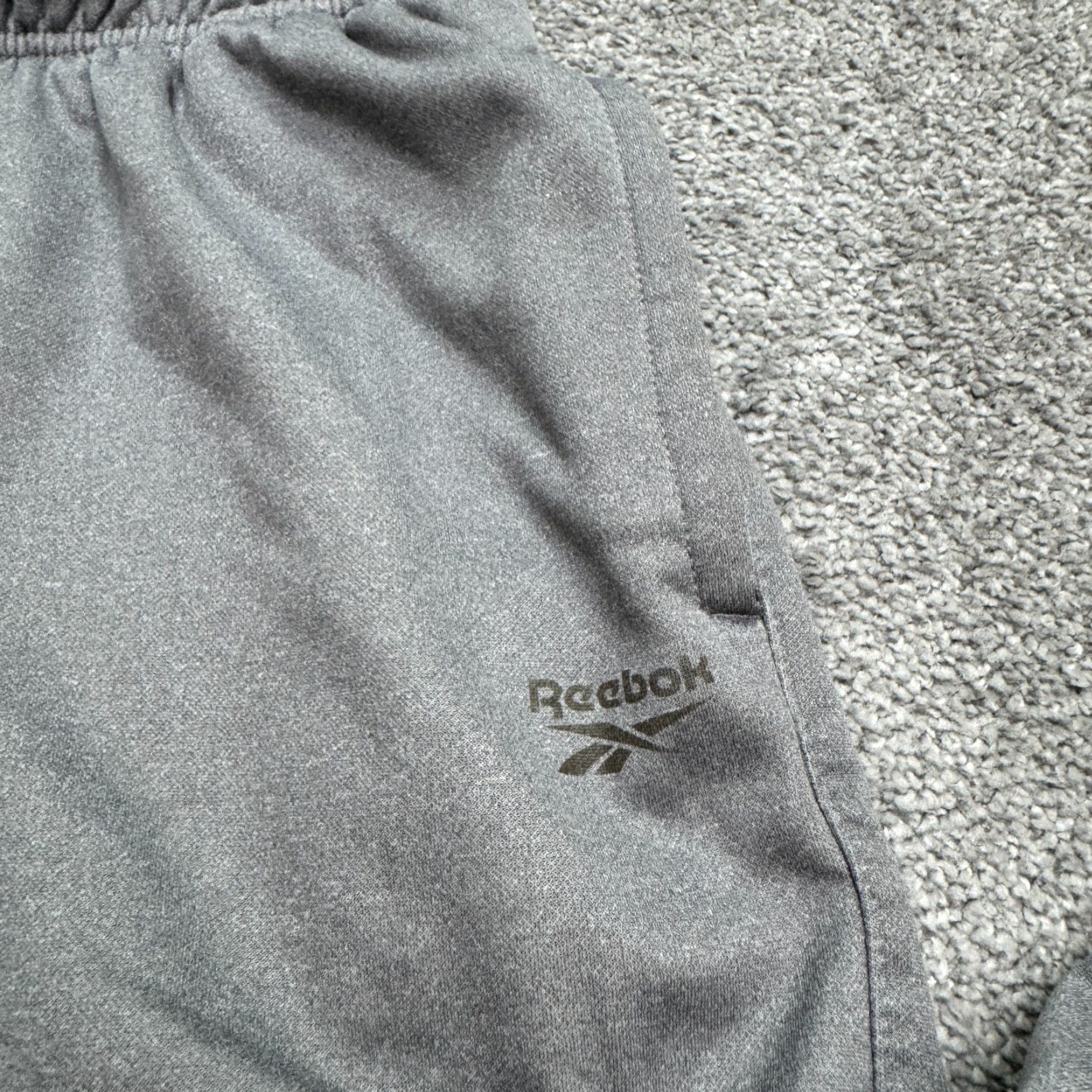 Reebok Reebok Jogger Pant Sweatpants Mens Medium Gray Regular Fit Elastic Waist Pockets Fleece Tech Athletic Sports Athleisure Training Size US 31 - 5 Thumbnail