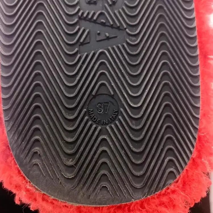 Balenciaga Balenciaga Red Furry Slide 37 Size US 6.5 / IT 36.5 - 7 Thumbnail