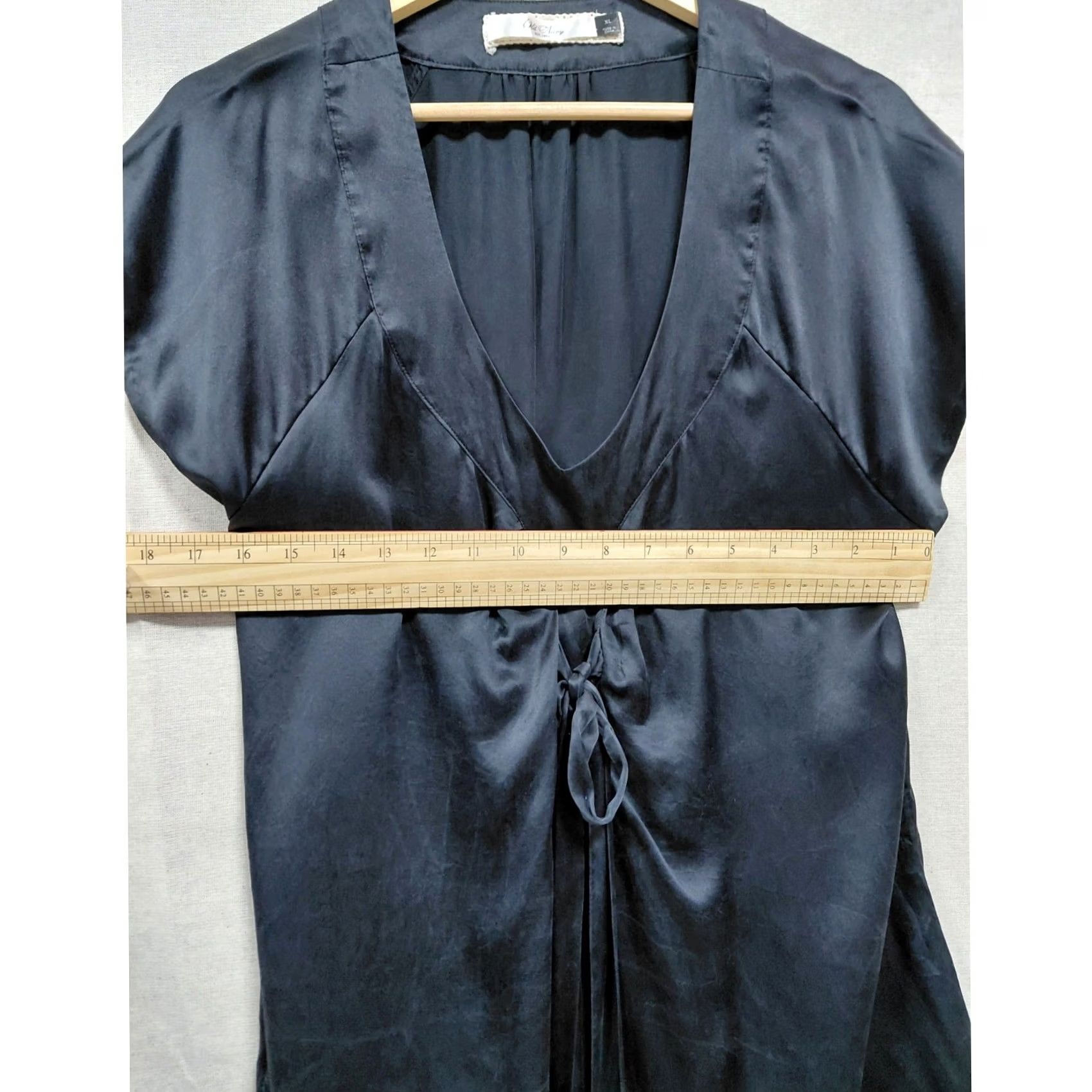 Old Navy Old Navy Black Satin Blouse Solid Short Sleeve Women Size XL Size XL / US 12-14 / IT 48-50 - 6 Thumbnail