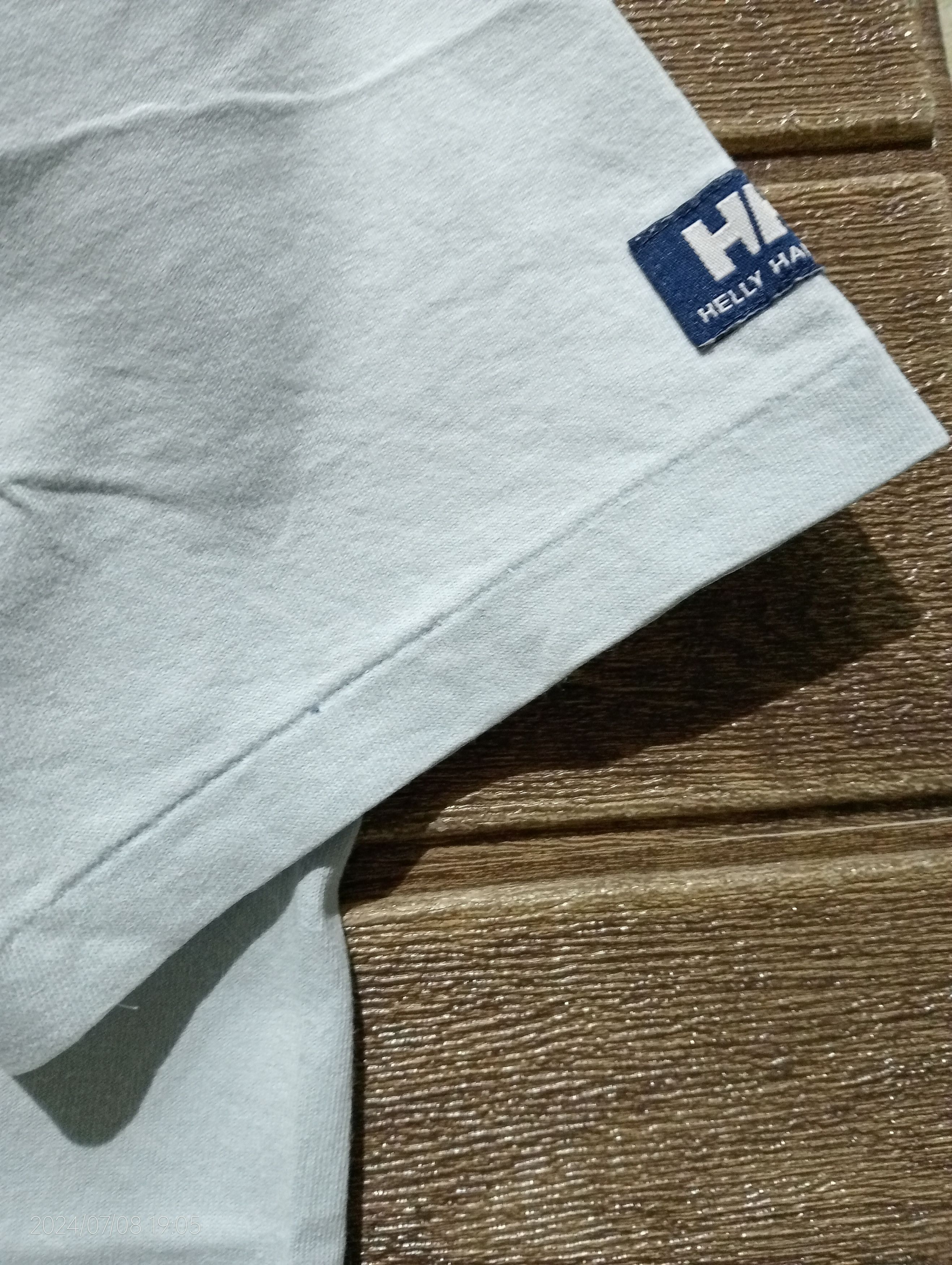 Helly Hansen Vintage '90s Single Stitch Helly Hansen Tee, Japan Size US S / EU 44-46 / 1 - 9 Thumbnail