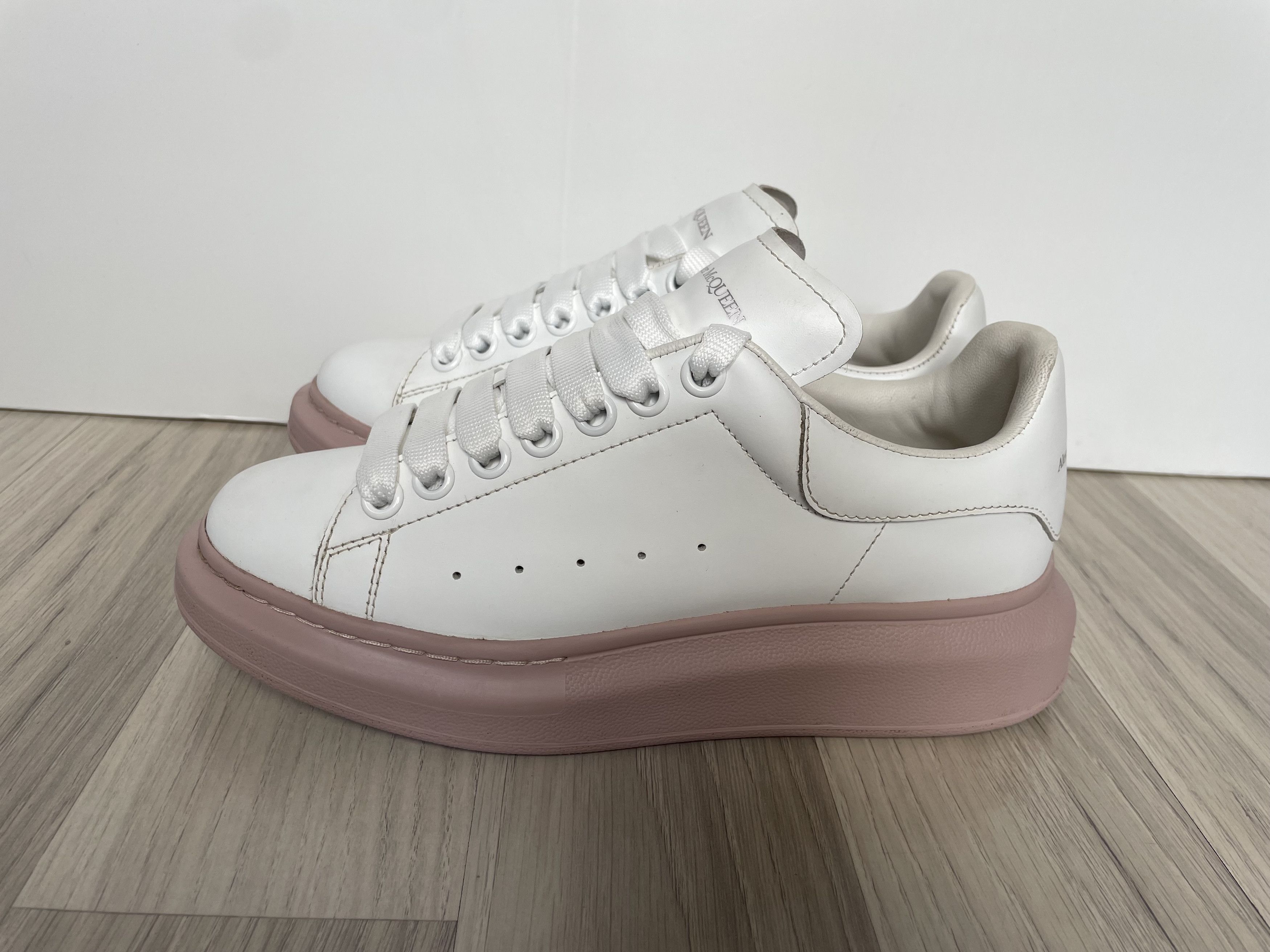 Alexander McQueen Alexander McQueen Oversized sneakers Size US 7.5 / IT 37.5 - 1 Thumbnail