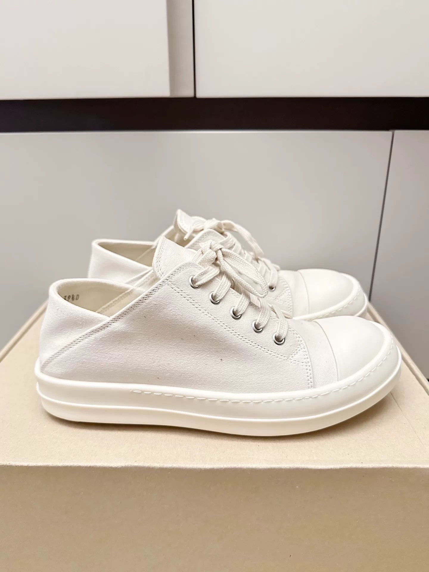 Rick Owens Rick Owens x Converse 24SS White Canvas Size US 6.5 / EU 39-40 - 1 Thumbnail