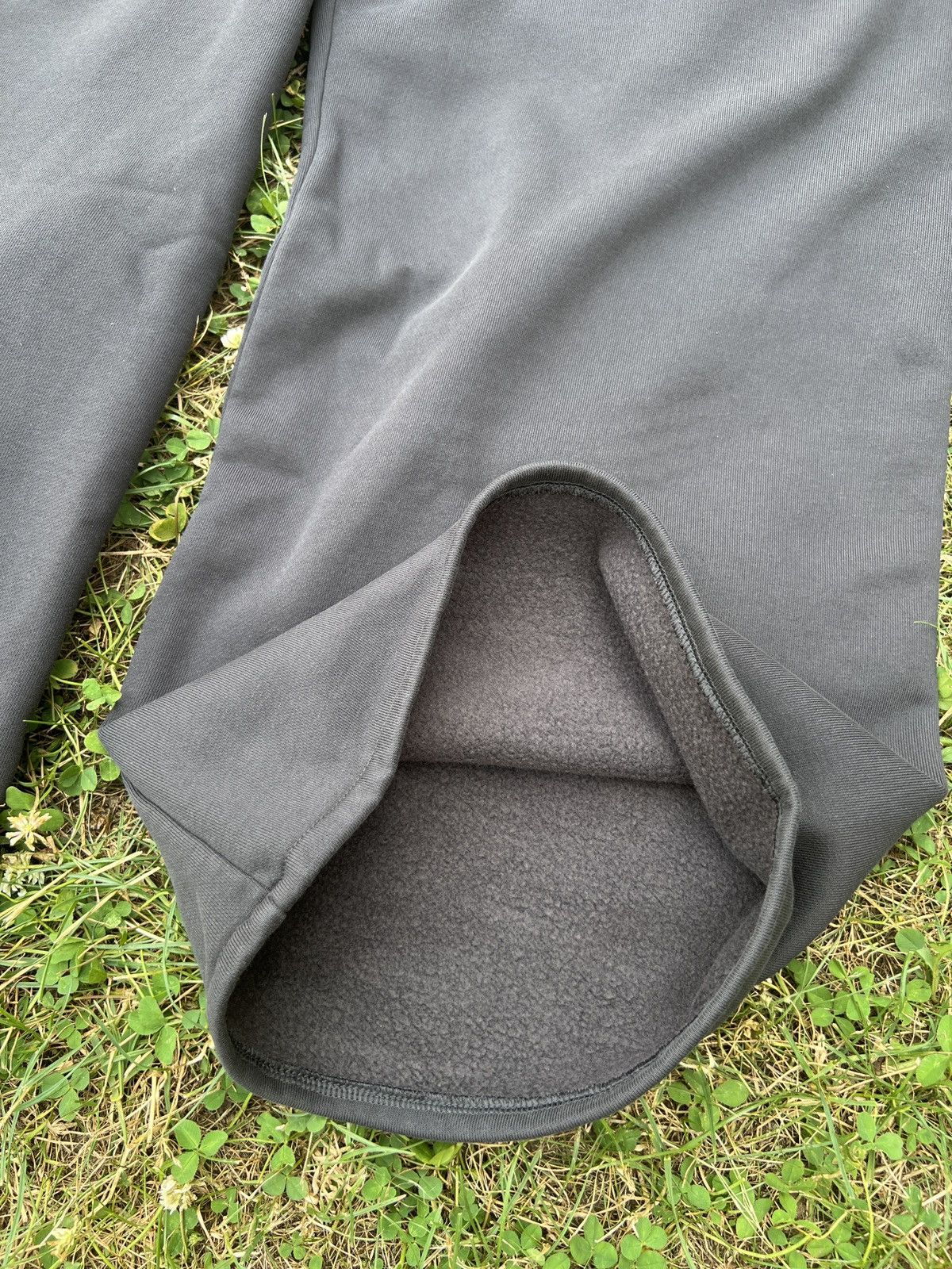Balenciaga × Gap × Kanye West Yeezy Gap Balenciaga Sweatpants Black Size Large Size US 34 / EU 50 - 4 Thumbnail