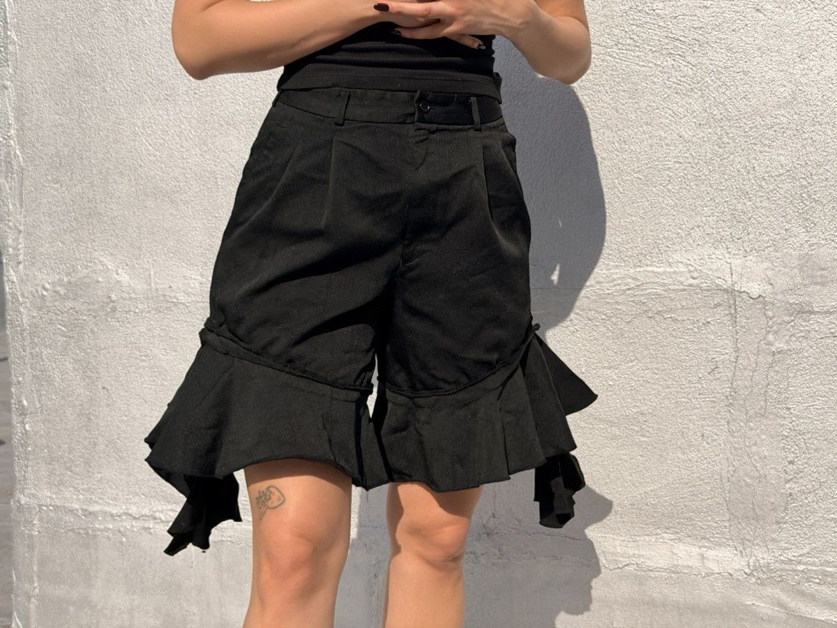 Comme des Garcons Comme Des Garcons Ruffled Shorts SS24 Size 28" / US 6 / IT 42 - 1 Thumbnail