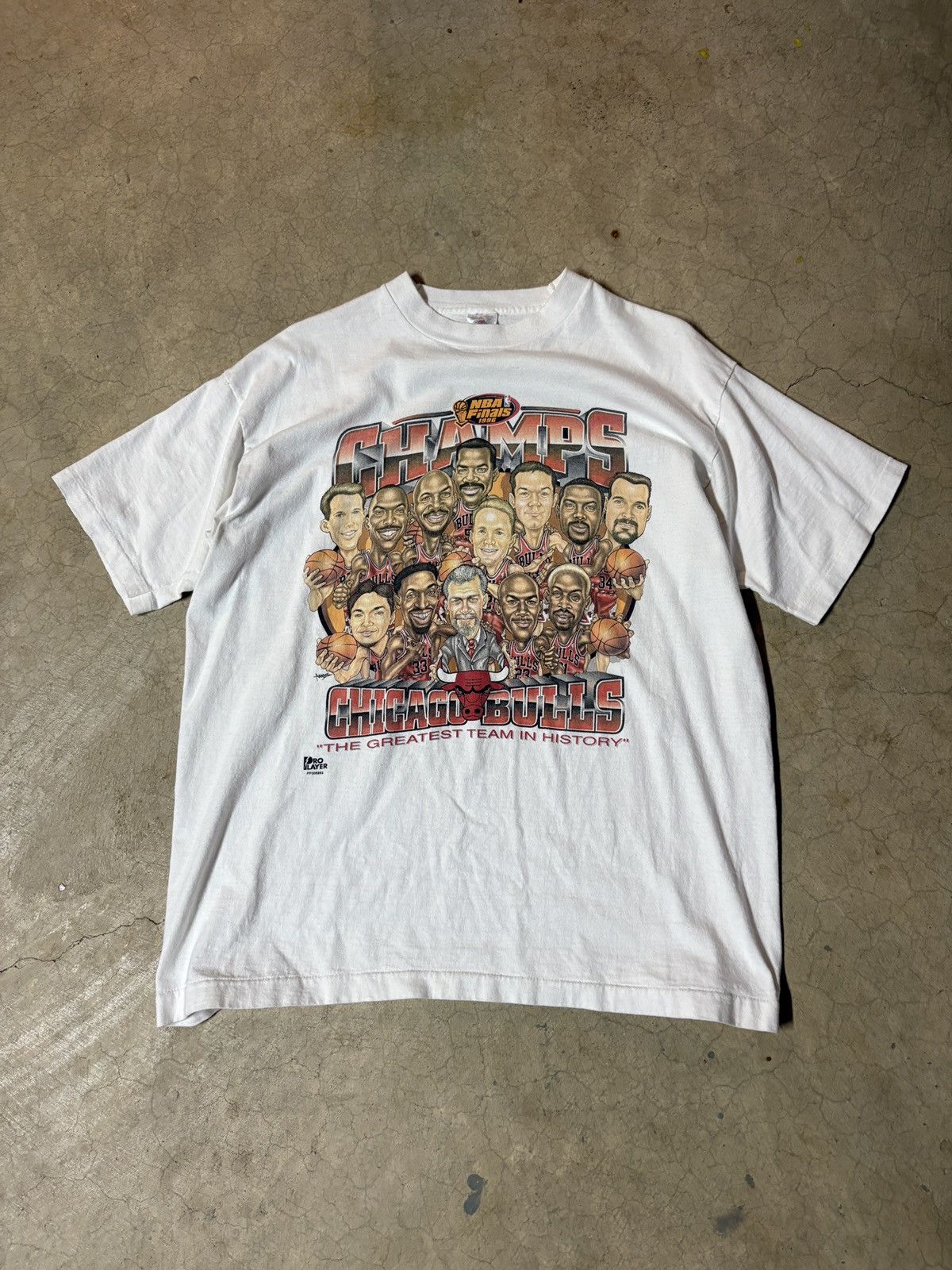 Fruit Of The Loom Vintage 90s Chicago Bulls NBA Finals Champs 1996 Tee T-shirt Size US XL / EU 56 / 4 - 1 Thumbnail