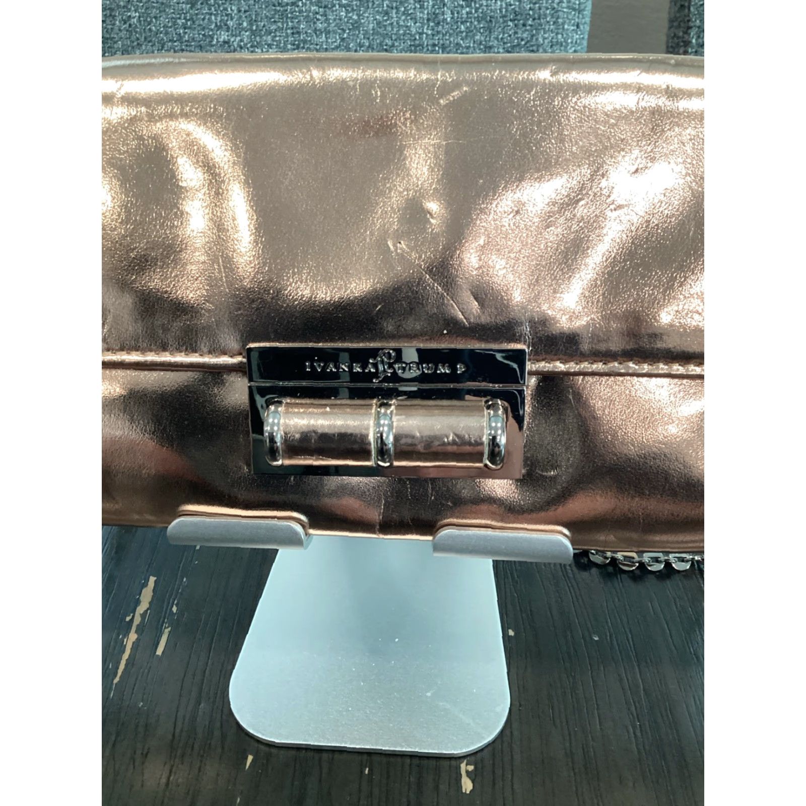 Vintage VINTAGE No — Ivanka Trump Metallic Gold Faux Leather Fold-In Chain Strap Clutch Shoulder Bag — Small — Gold Tone Hardware — Women’s Designer Handbag Size ONE SIZE - 2 Thumbnail