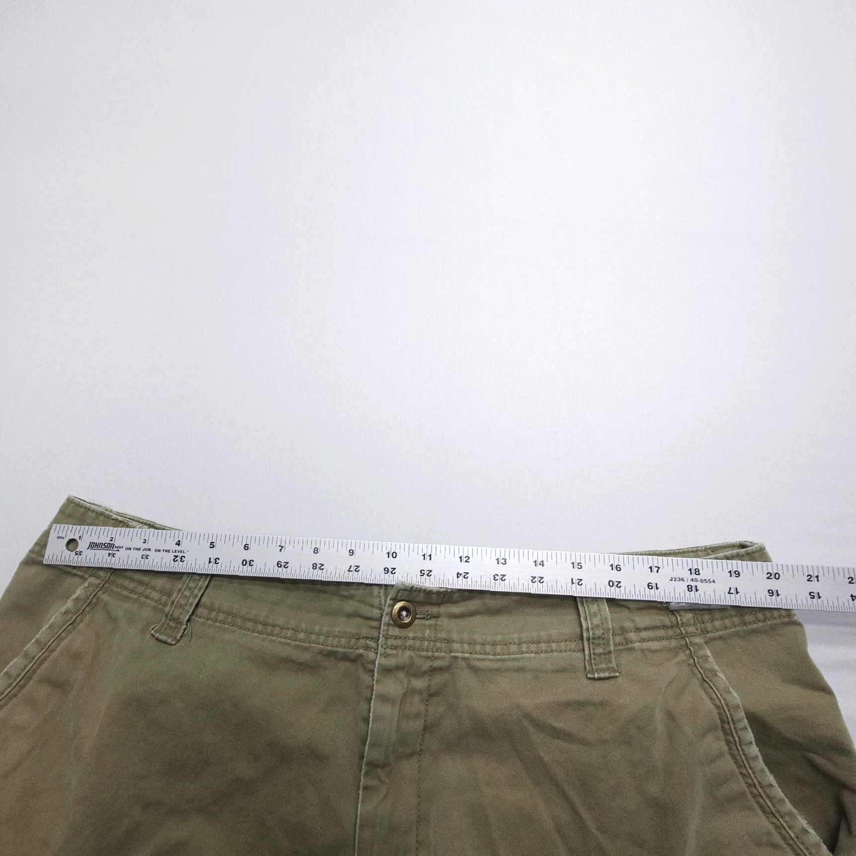 Old Navy VINTAGE Old Navy Cargo Shorts Mens 40 x 11 Green Twill Army Military Casual Shorts Size US 40 / EU 56 - 7 Thumbnail