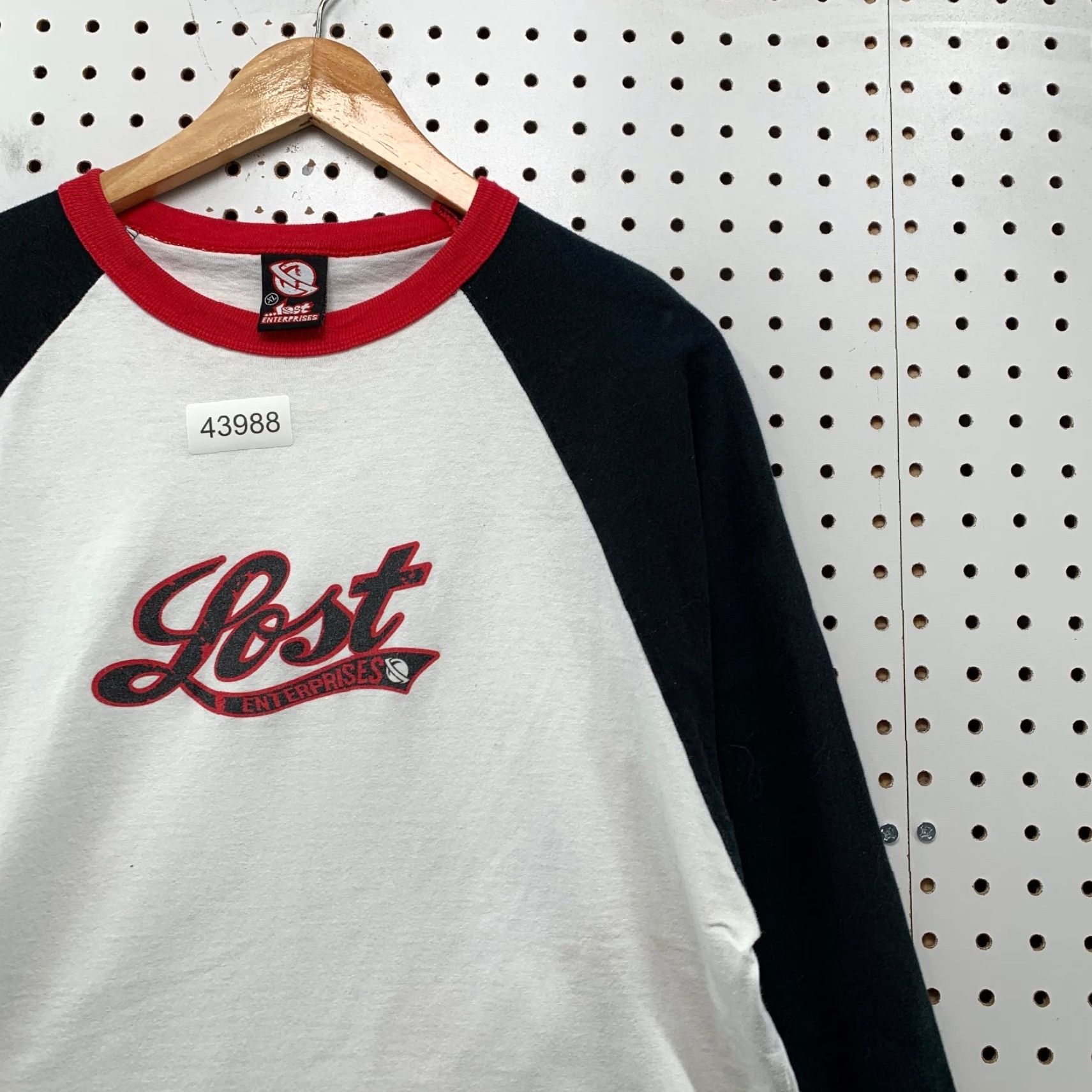 Vintage VINTAGE Lost Enterprises Skateboard Long Sleeve Shirt Mens XL White Black Size US XL / EU 56 / 4 - 6 Thumbnail