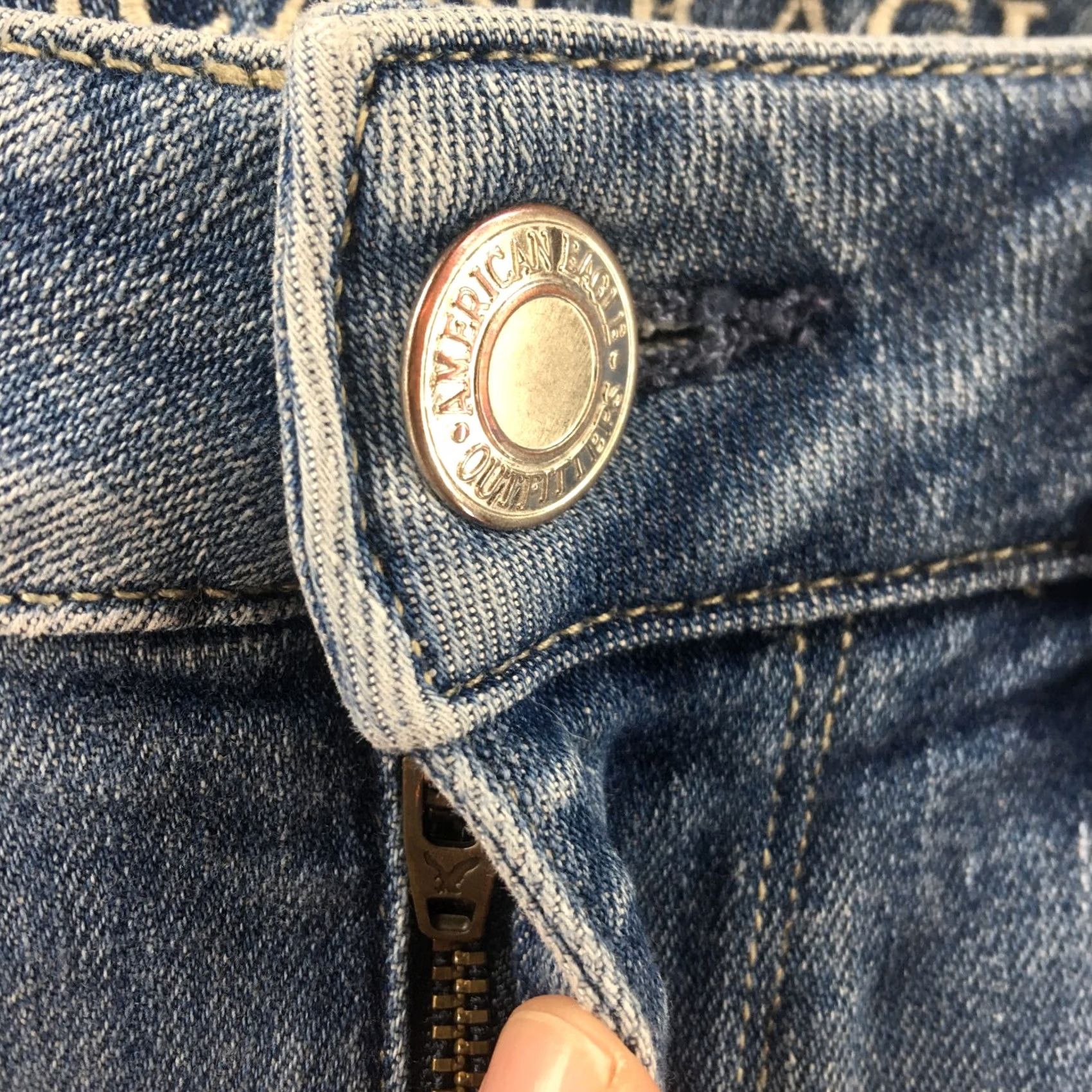 American Eagle Outfitters American Eagle Outfitters Jeans Womens L Blue Five Pocket Denim Zip Fly Casual Size 36" / US 14 / IT 50 - 4 Thumbnail