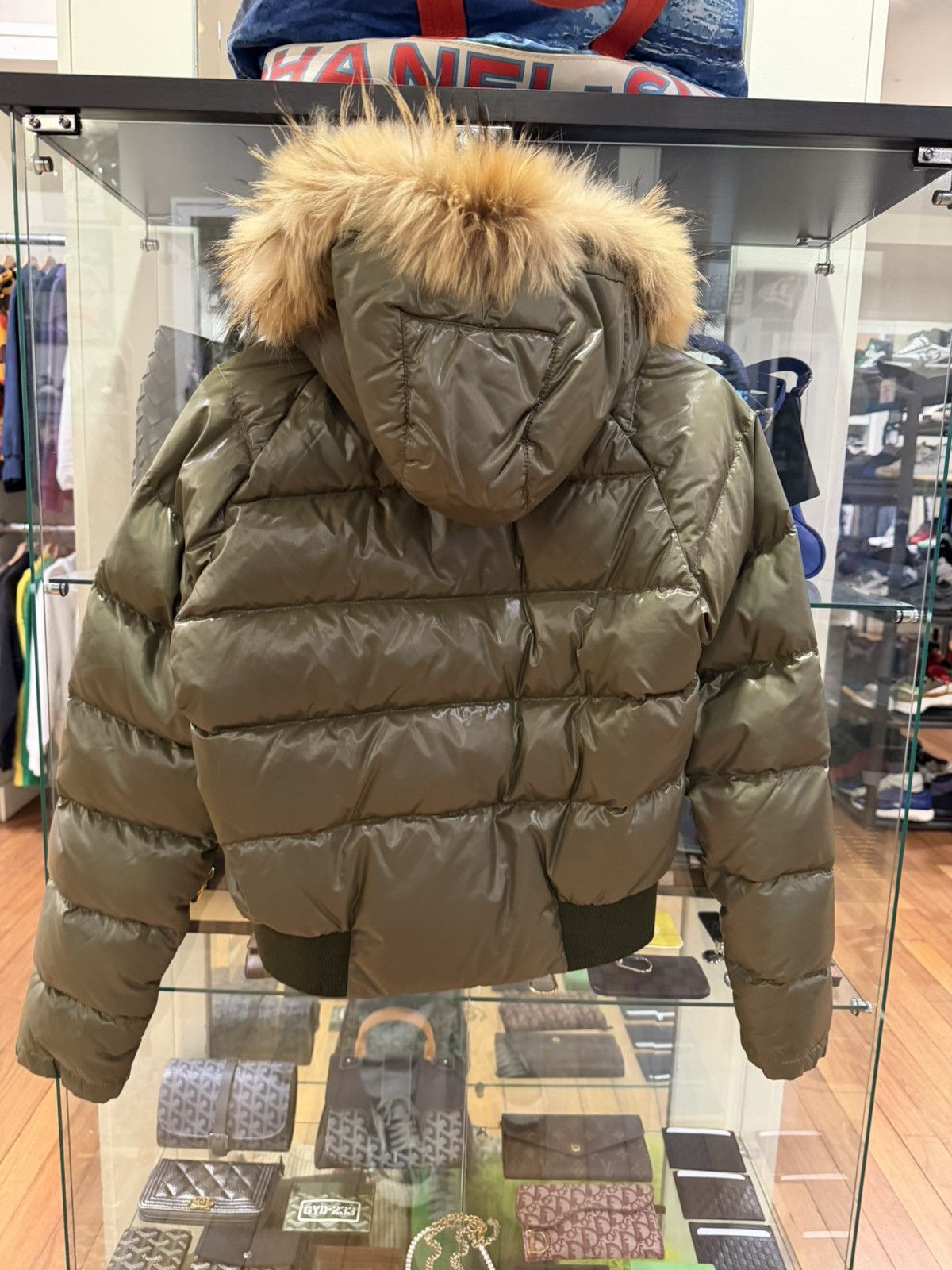 Moncler Moncler Cropped Down Jacket - Olive Size S / US 4 / IT 40 - 2 Thumbnail