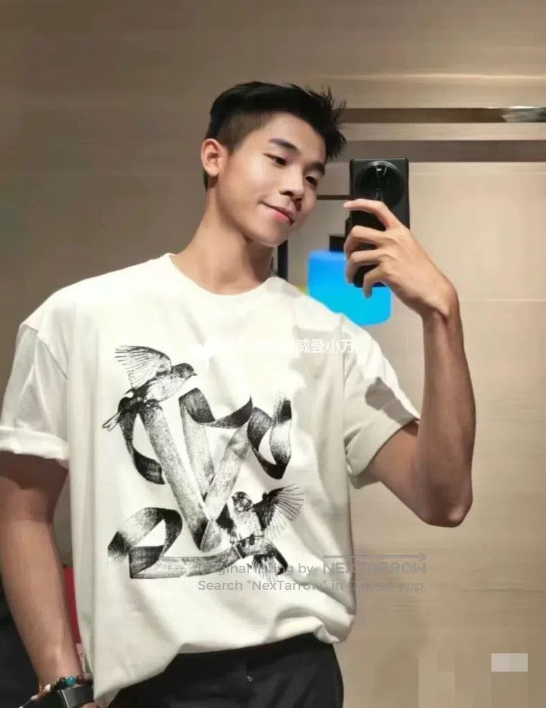 Louis Vuitton Louis Vuitton White dove printed short sleeve T-shirt Size US XL / EU 56 / 4 - 1 Thumbnail