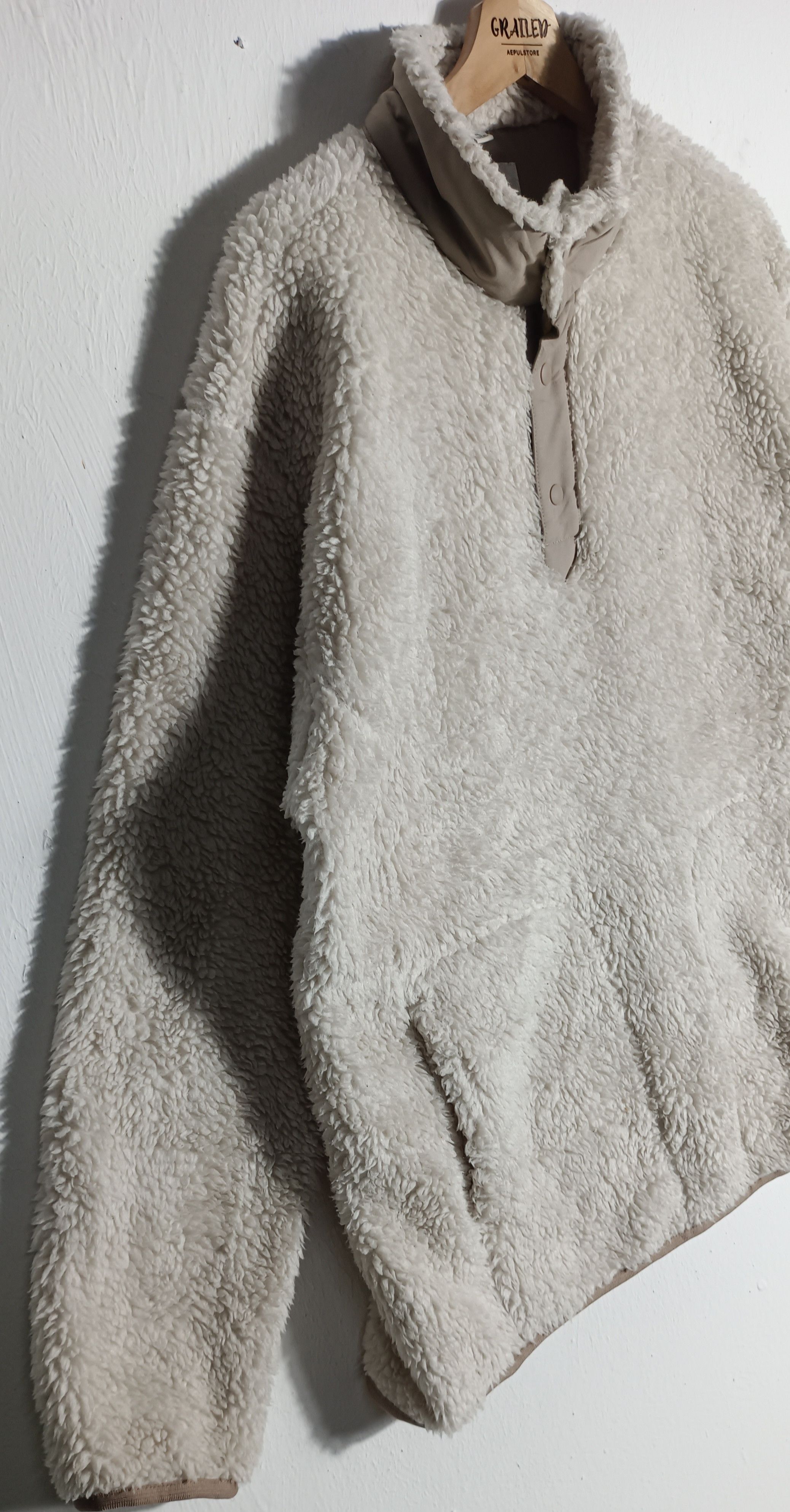 White Mountaineering White Mountaineering Uniqlo Sherpa Fleece White Sweatshirt Size US XL / EU 56 / 4 - 4 Thumbnail