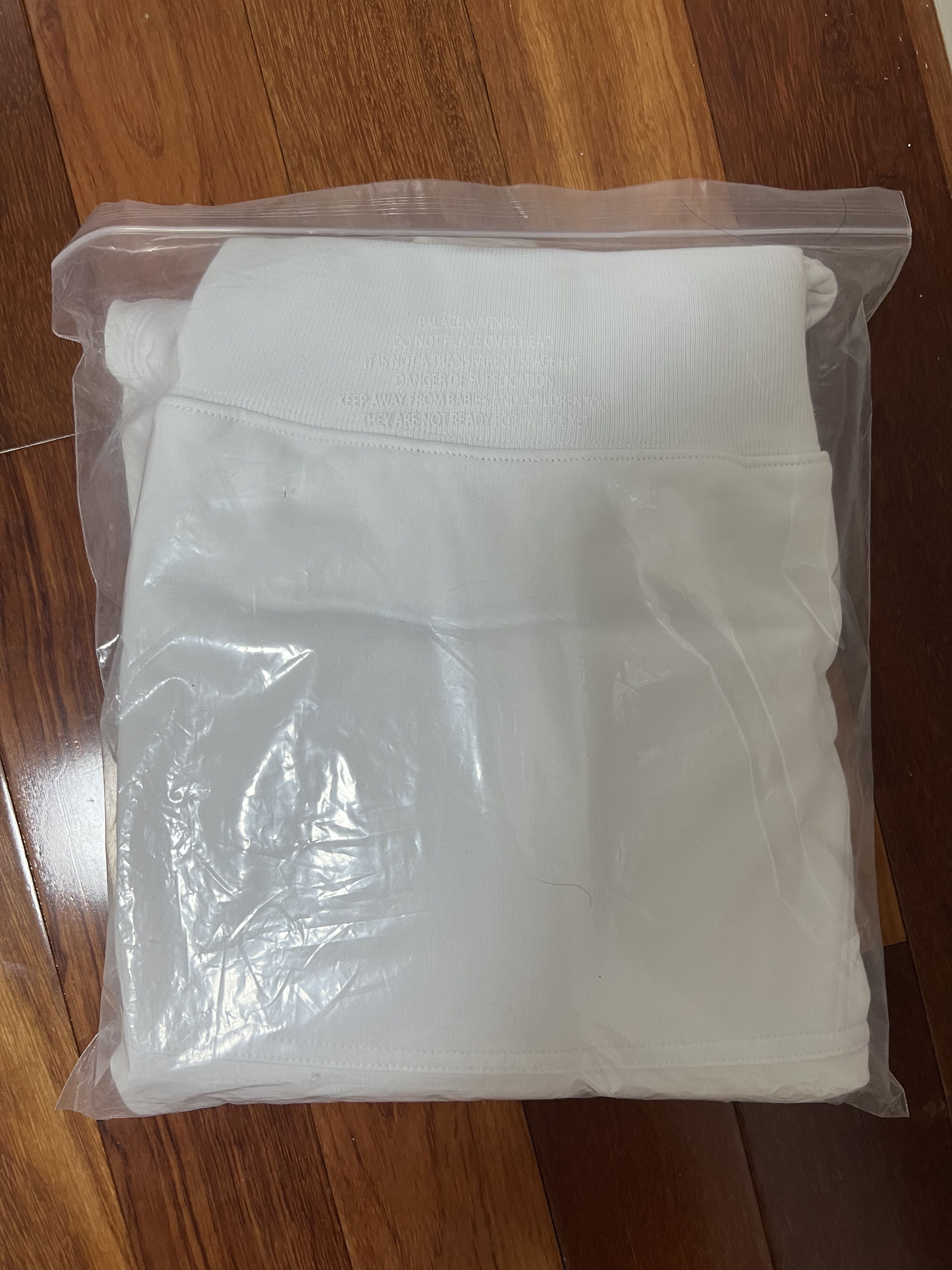 Palace 💚 2021 Palace Tri-Dart Hoodie White Large NEW Size US L / EU 52-54 / 3 - 10 Thumbnail
