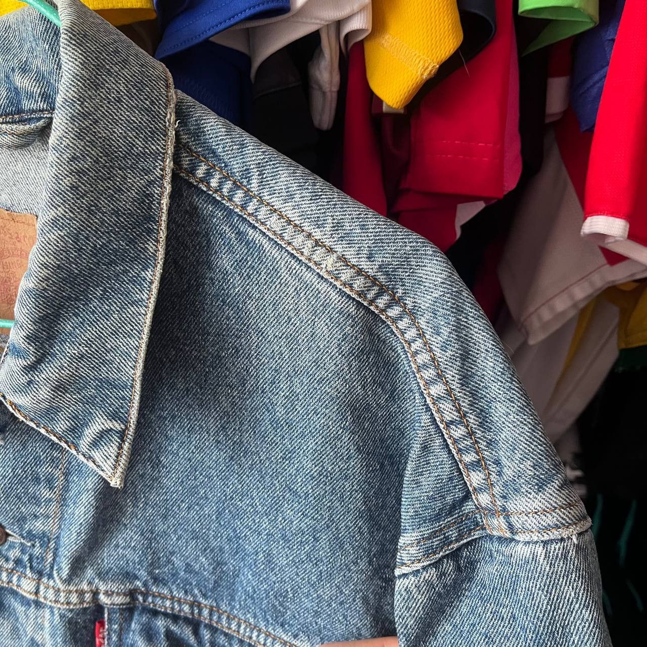 Levi's Vintage Clothing Vintage 90s Levis Blue Denim Jacket Distressed Size L Size US L / EU 52-54 / 3 - 13 Thumbnail