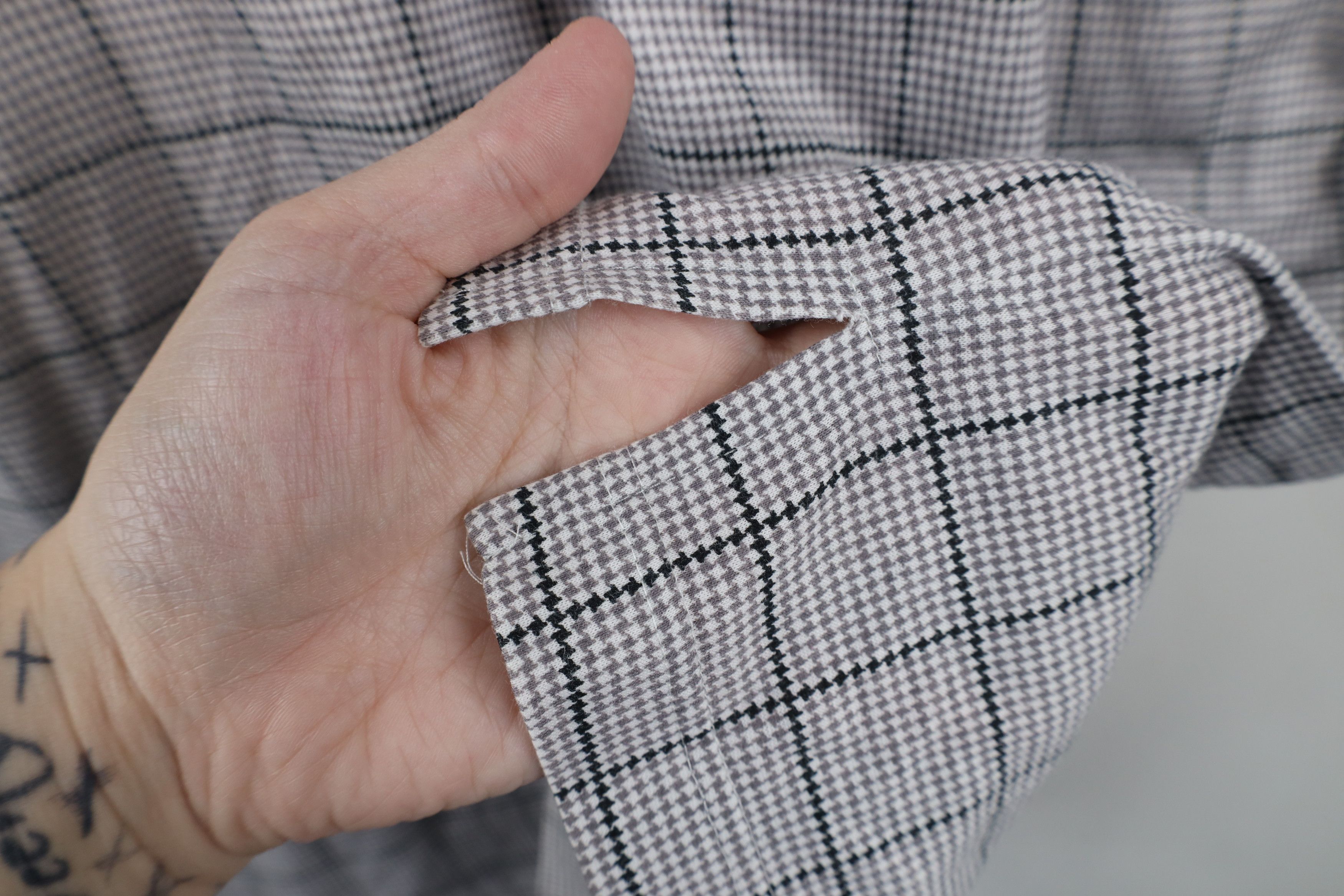Vintage Vintage 90s Streetwear Houndstooth Plaid Collared Polo Shirt Size US S / EU 44-46 / 1 - 9 Thumbnail