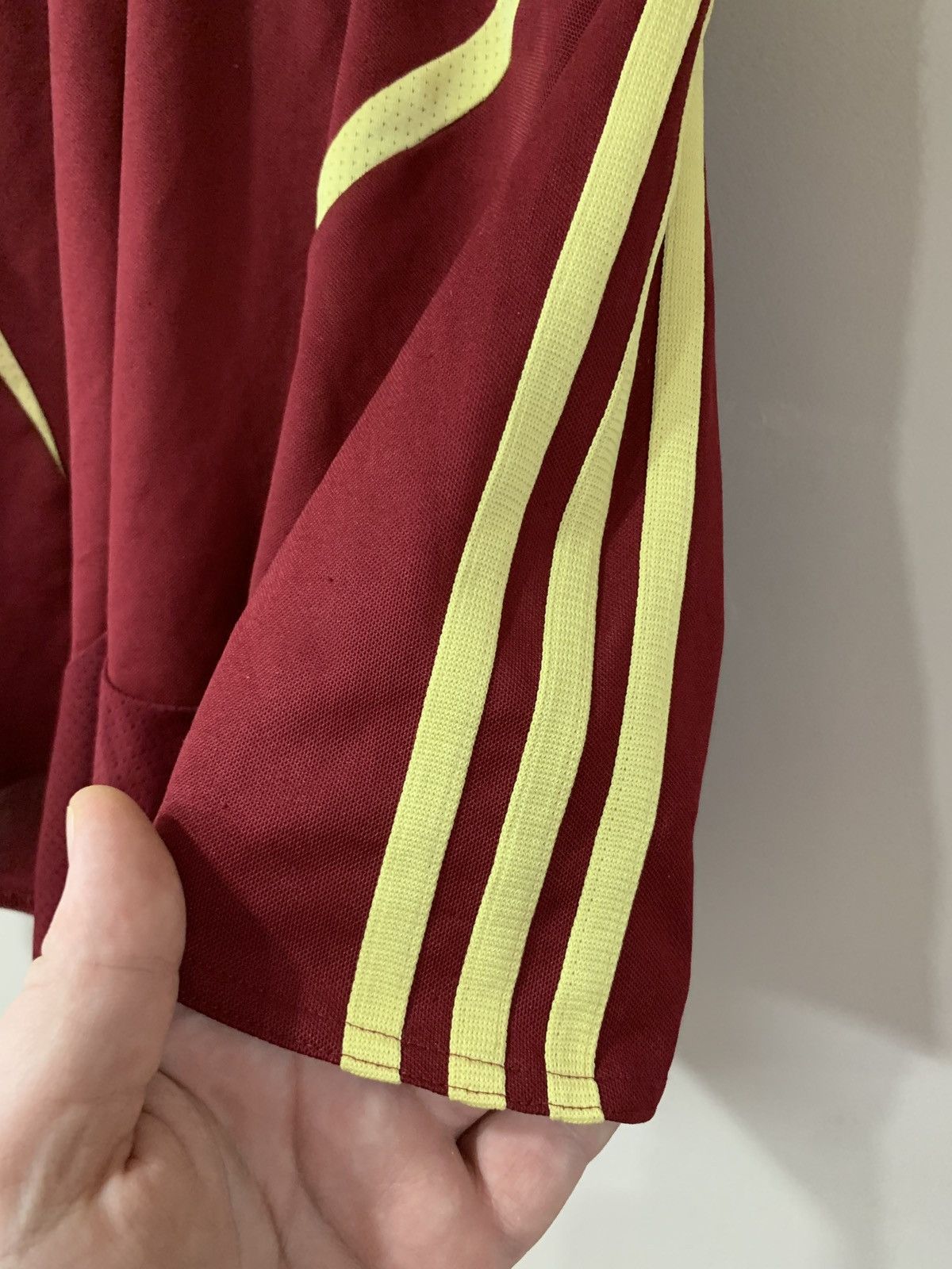 Adidas × Vintage Newcastle United Goalkeeper Football Shorts Vintage Adidas Size US 32 / EU 48 - 4 Thumbnail