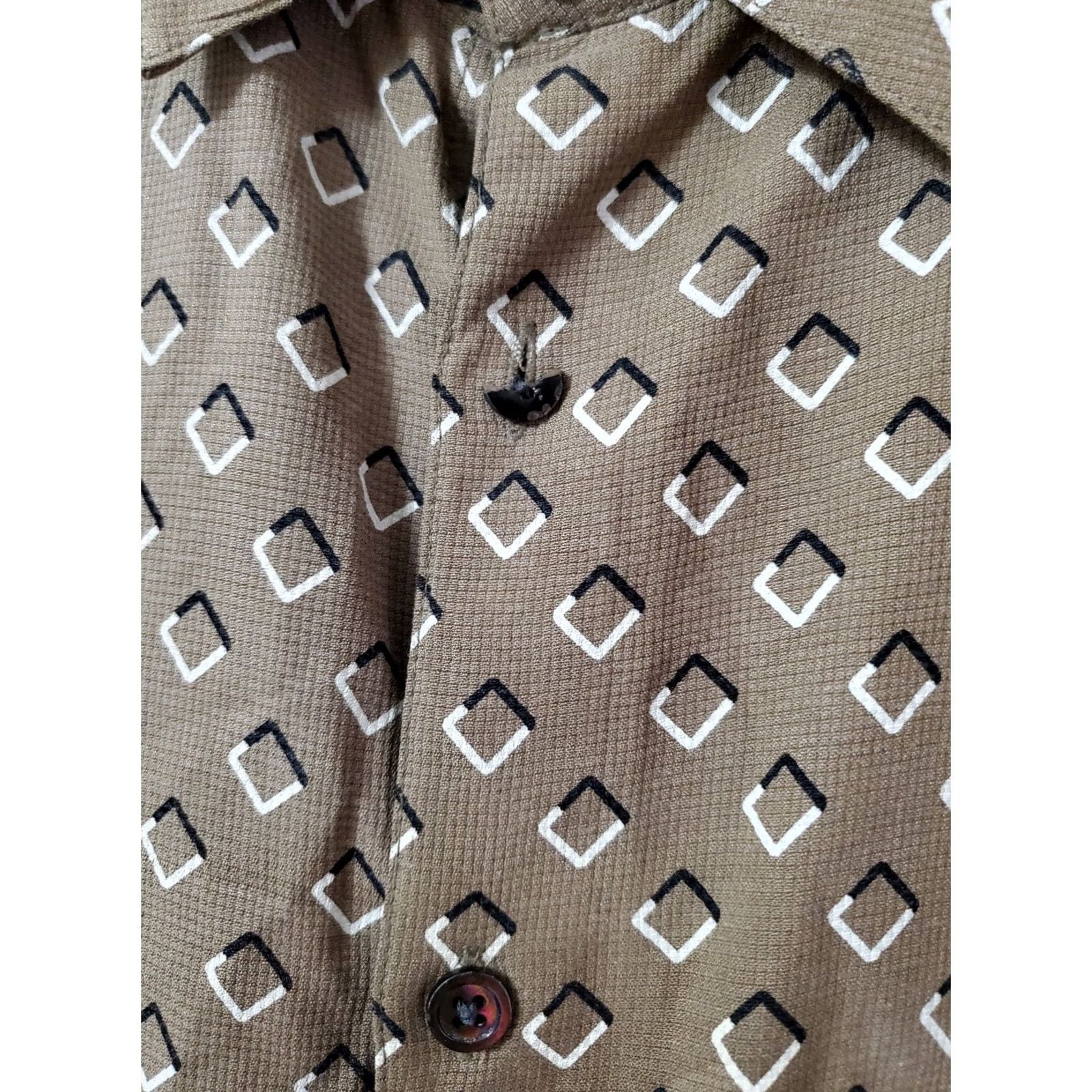 Vintage VINTAGE Silk Brand Shirt Men L Polo Brown Square Design 100% Silk Button-Front Short Sleeve Geometric Shapes Casual Travel Summer Spring Mens Size US L / EU 52-54 / 3 - 2 Thumbnail