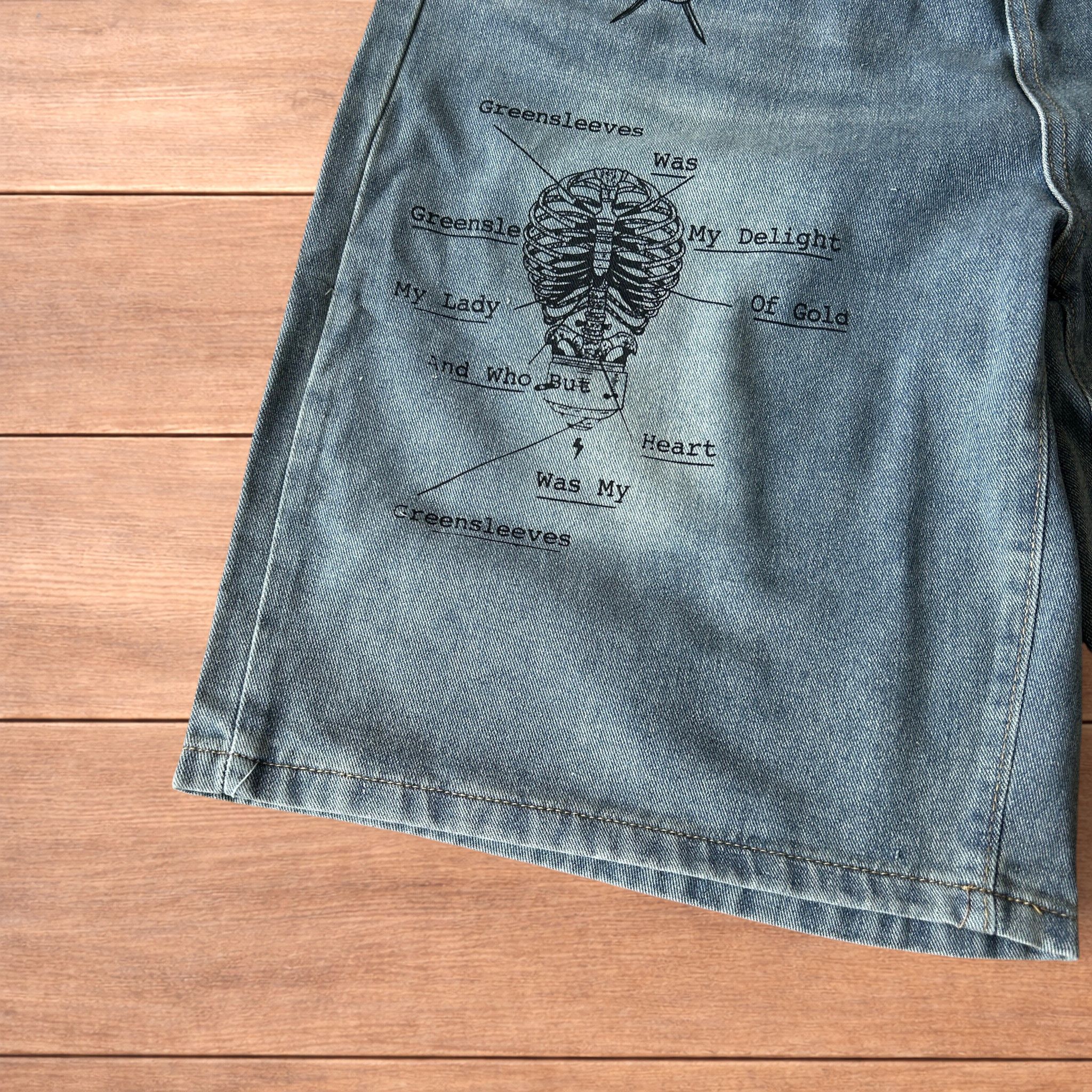 Japanese Brand Baggy wide leg denim shorts jorts w. graphic in light blue. Size US 36 / EU 52 - 6 Thumbnail