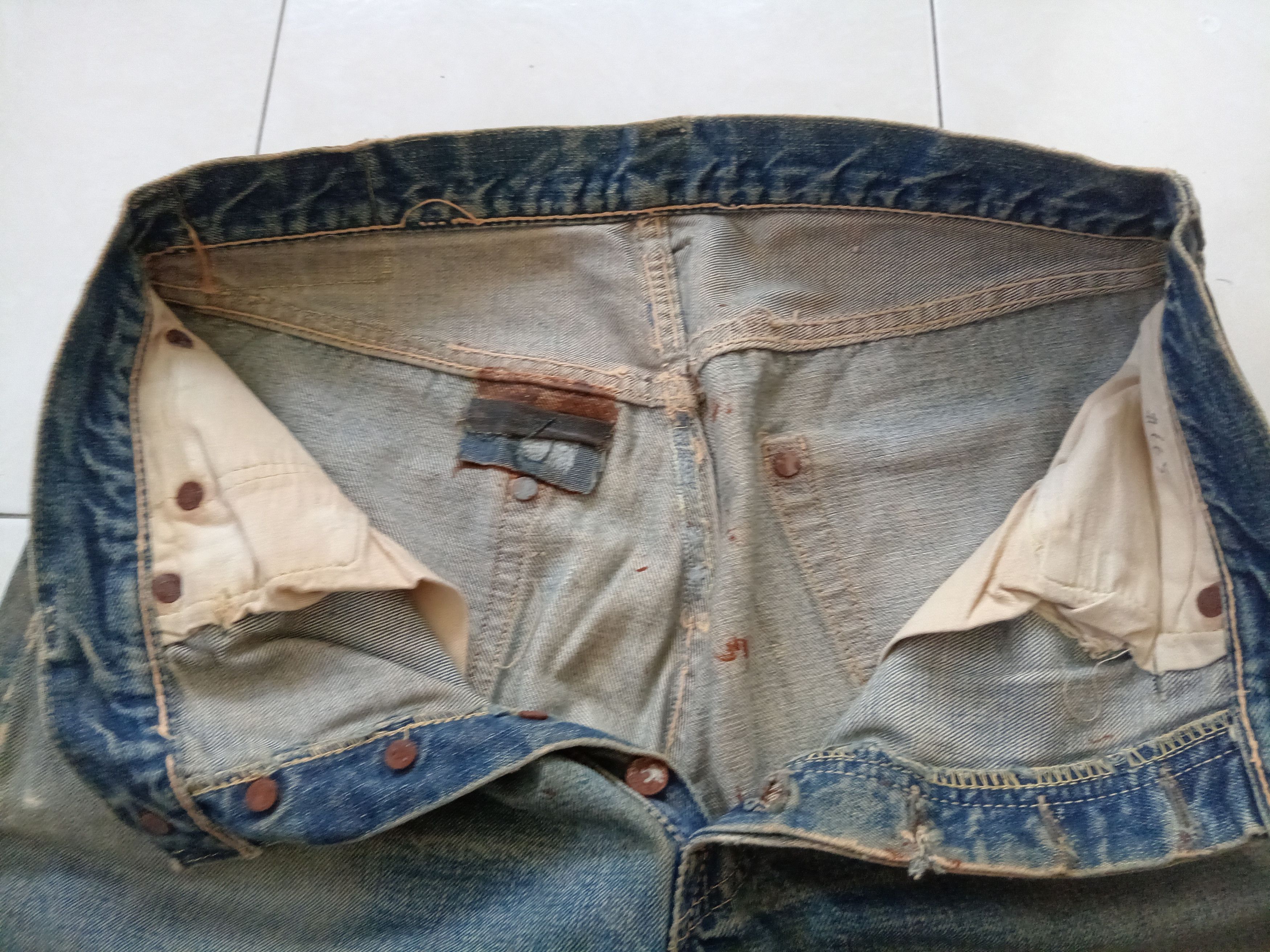 Levi's Vintage Levi's 501xx big E distressed jeans Size US 31 - 8 Thumbnail