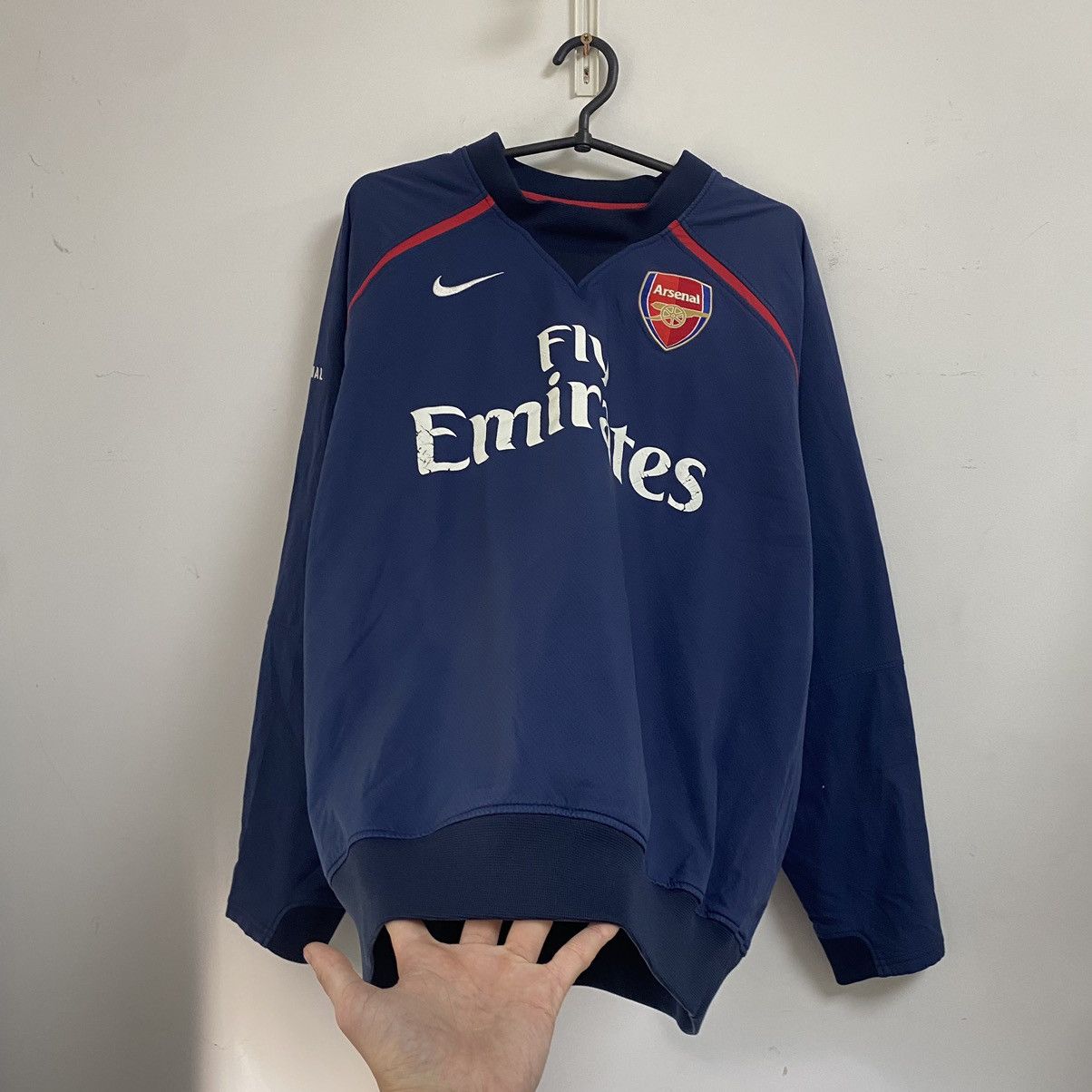 Nike NIKE ARSENAL FLY EMIRATES SWOOSH VINTAGE JERSEY Size US L / EU 52-54 / 3 - 3 Thumbnail