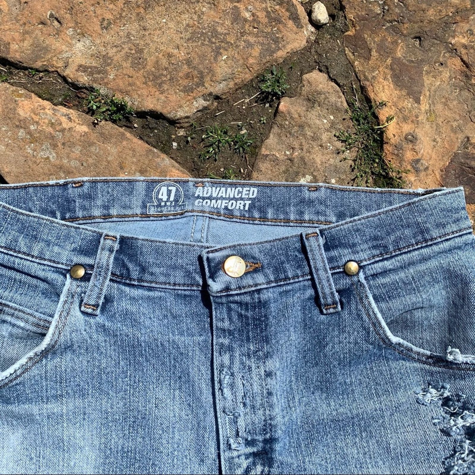 Wrangler Vintage Wrangler upcycled DIY distressed crop jean Size 32" / US 10 / IT 46 - 4 Thumbnail