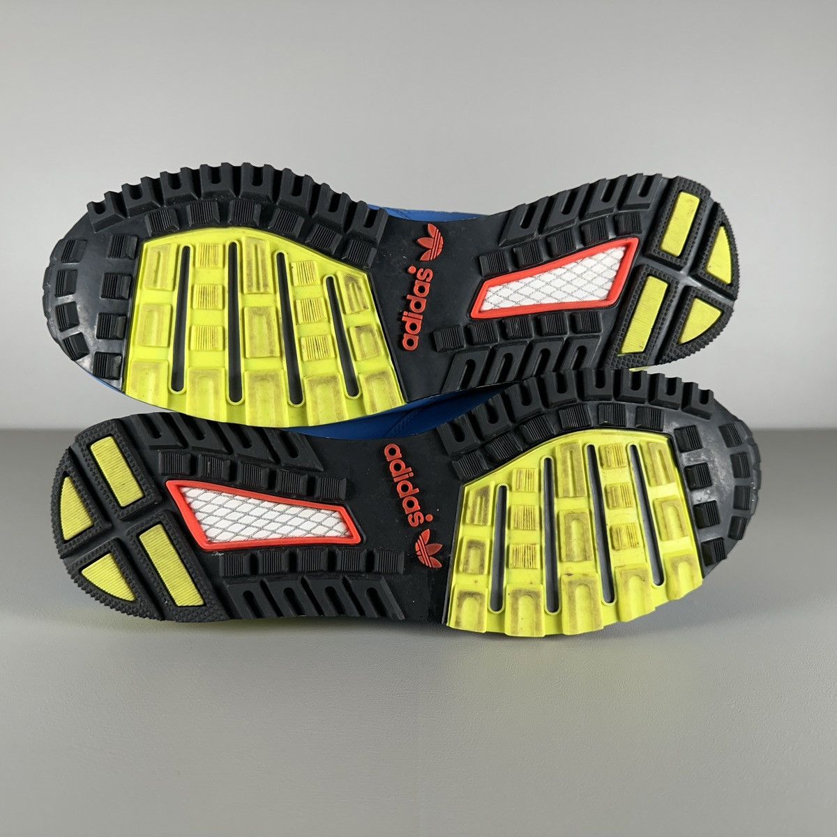 Adidas Rare adidas Originals Questar reflective 2010 sneakers Size US 12 / EU 45 - 9 Thumbnail