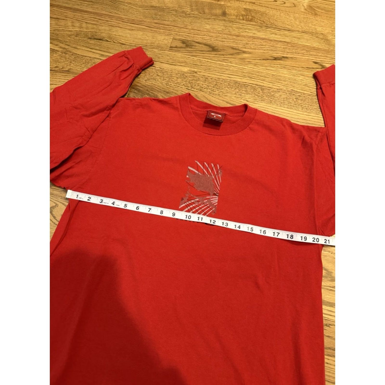 Oakley VINTAGE Oakley Cross Bones Skull Long Sleeve T Shirt Men's Size L Red Graphic Print Crew Neck Skull Vintage Mens Size US L / EU 52-54 / 3 - 4 Thumbnail