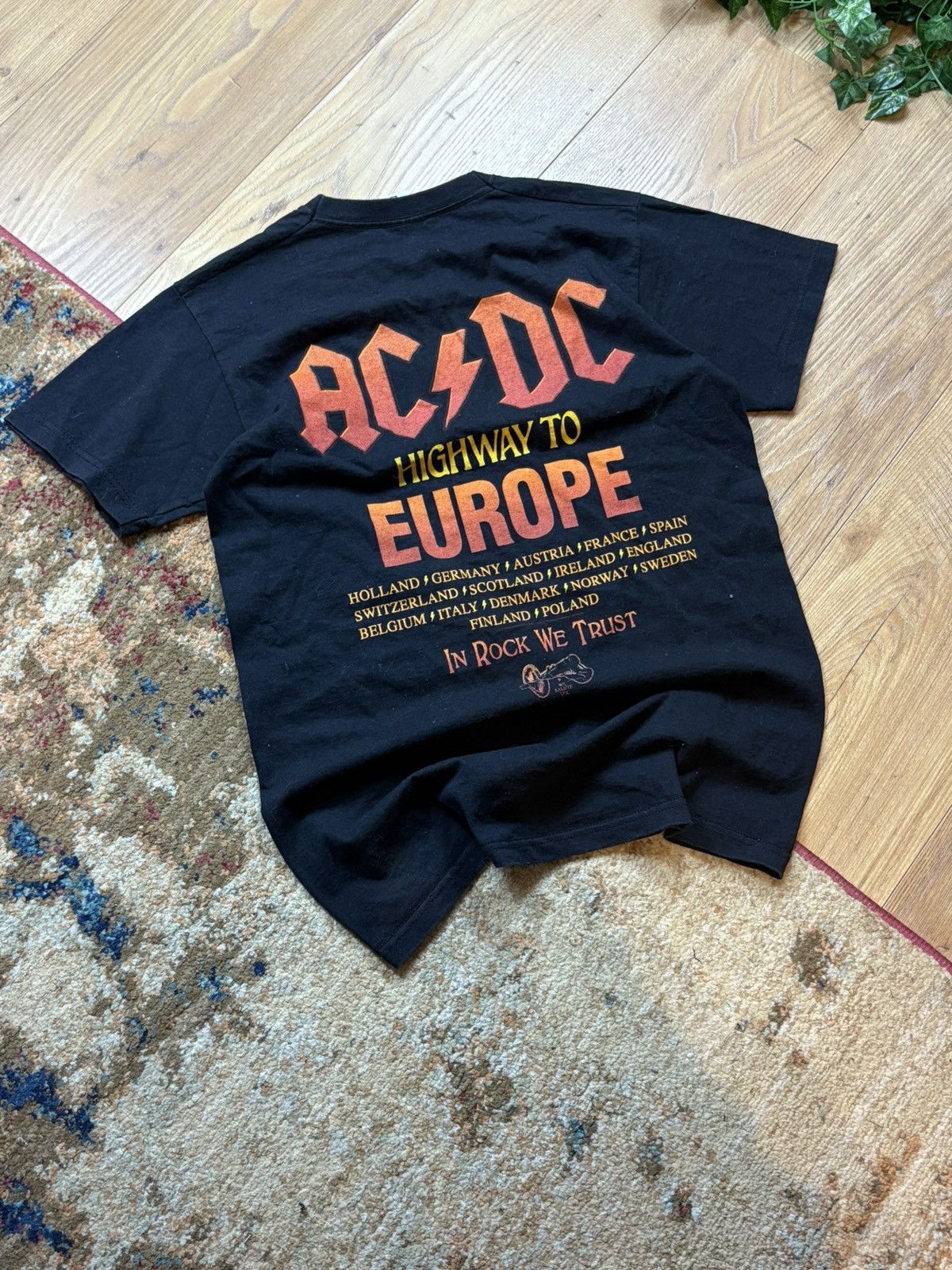 Band Tees 2010 AC/DC Vintage Reprint Highway to Hell Tour T-shirt Size US S / EU 44-46 / 1 - 5 Thumbnail