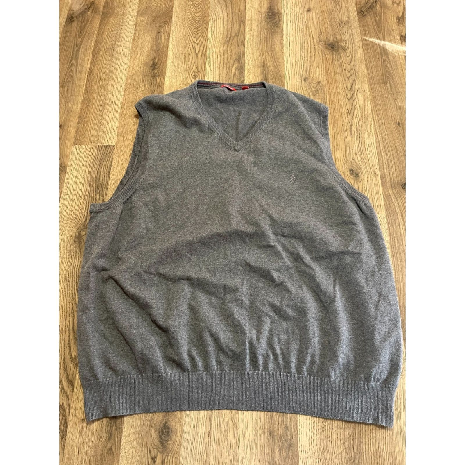Izod IZOD Vest, Men's Sweater, Gray, Pullover, Sleeveless, V-Neck, Size M, Casual, Regular Fit, IZOD, Men’s, Vest, Gray, Sweater Size US M / EU 48-50 / 2 - 2 Thumbnail