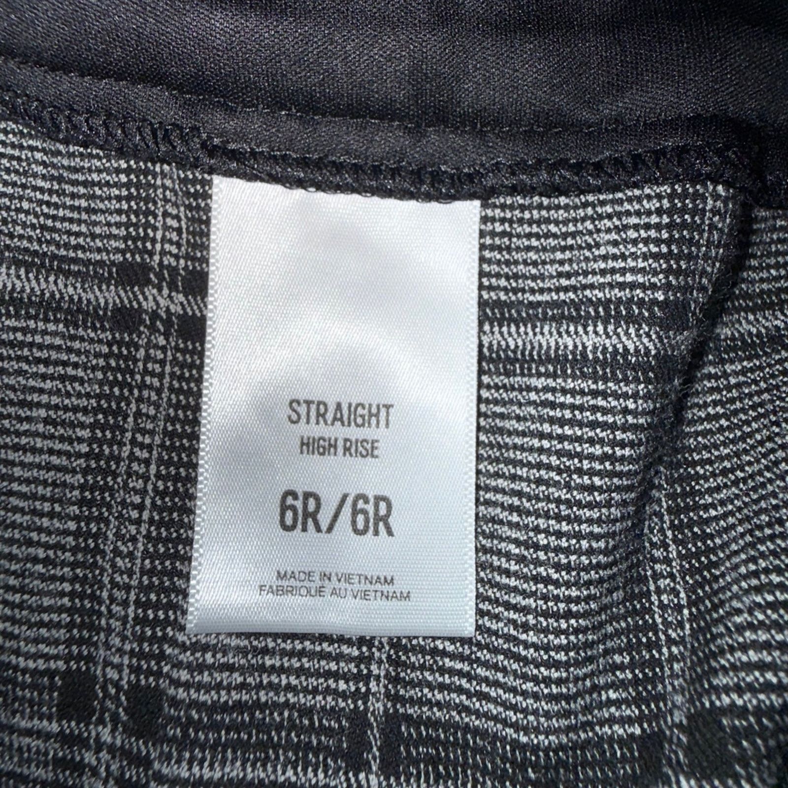 Express EXPRESS BLACK GREY WHITE PLAID HIGH RISE STRAIGHT PANTS SZ 6 Size 28" / US 6 / IT 42 - 4 Thumbnail