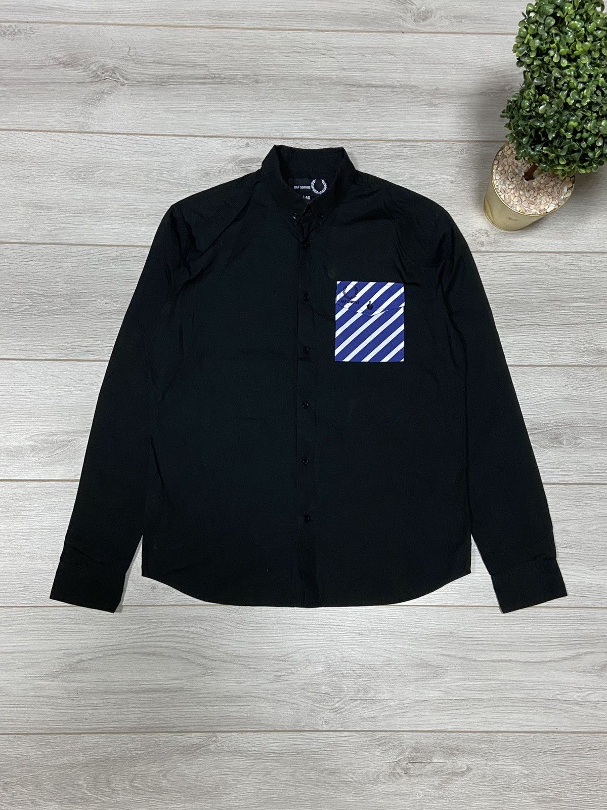 Raf Simons Raf Simons Fred Perry shirt buttons Size US L / EU 52-54 / 3 - 1 Thumbnail