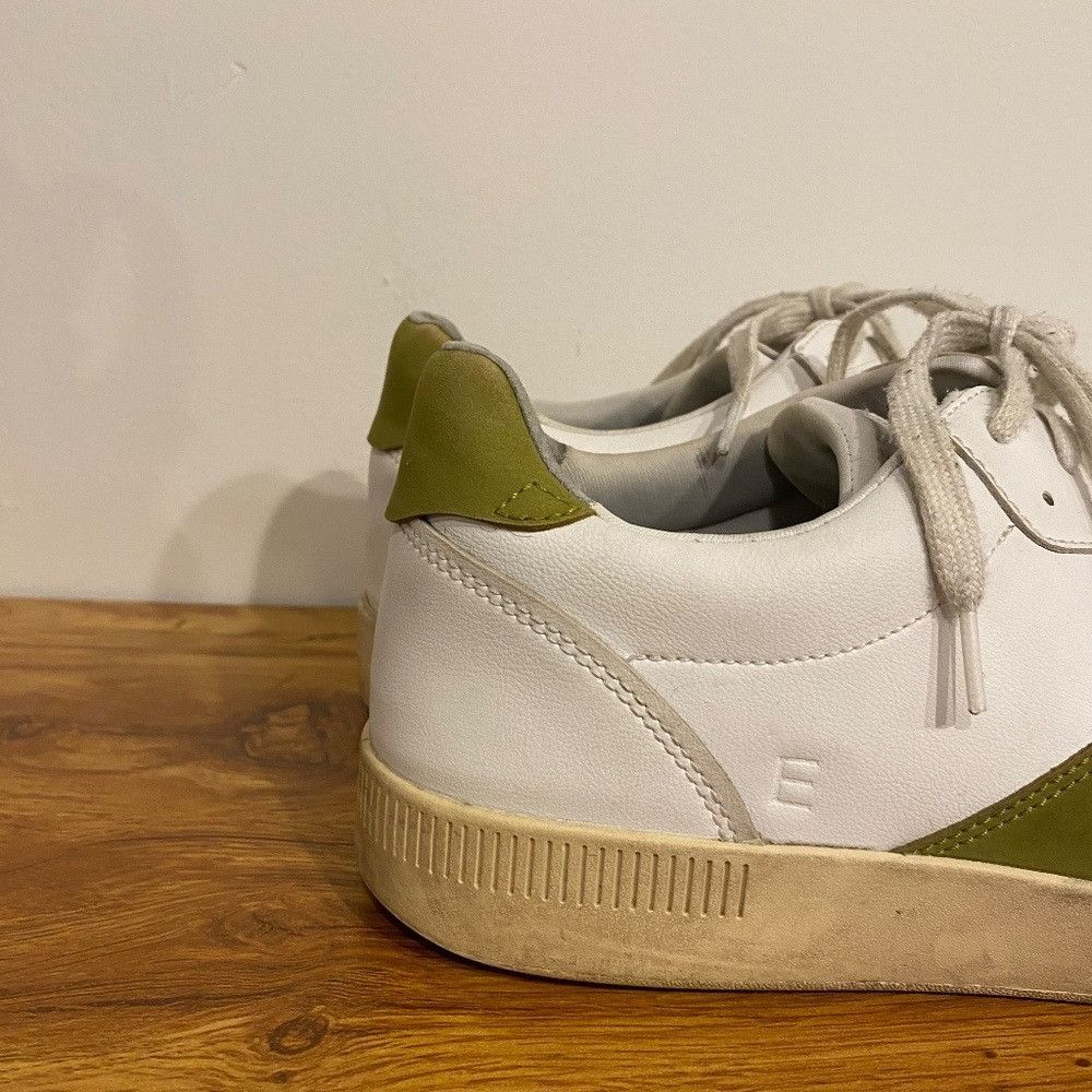 Everlane Everlane The Court Low Top Leather Sneaker in White and Gree Size US 10.5 / IT 40.5 - 2 Thumbnail
