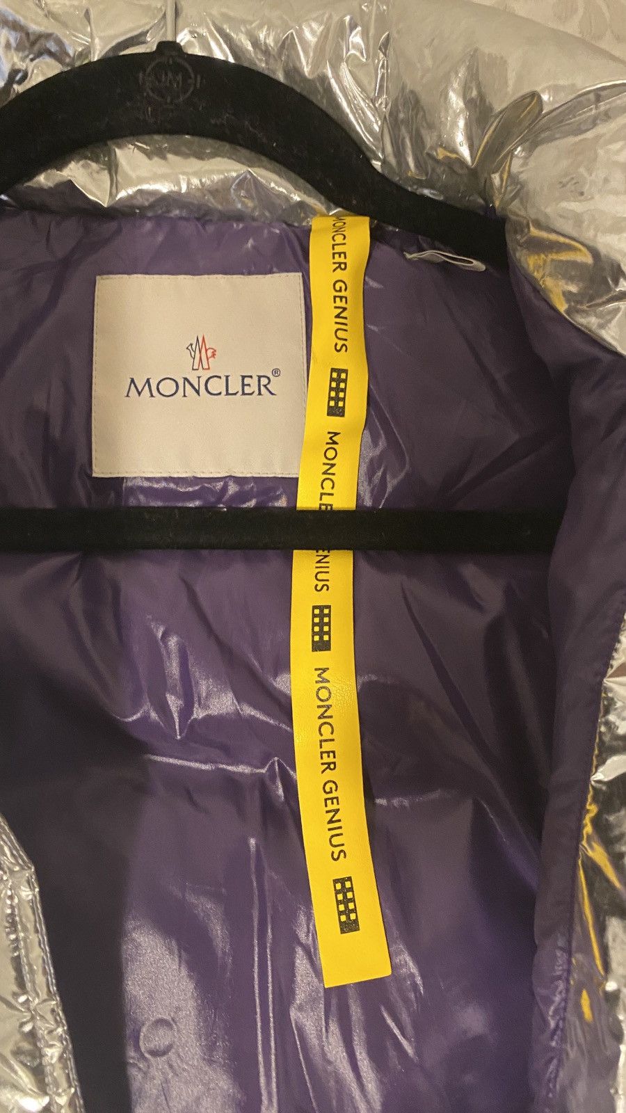 Moncler × Palm Angels Moncler X Palm Angels silver puffer exon vest Size US L / EU 52-54 / 3 - 12 Thumbnail