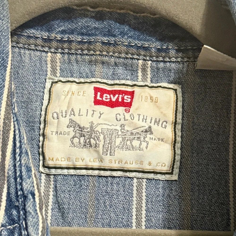 Levi's Vintage Clothing 90s Levi’s Denim Sleeveless Pearl Snap Button-Up Shirt Size US L / EU 52-54 / 3 - 6 Thumbnail