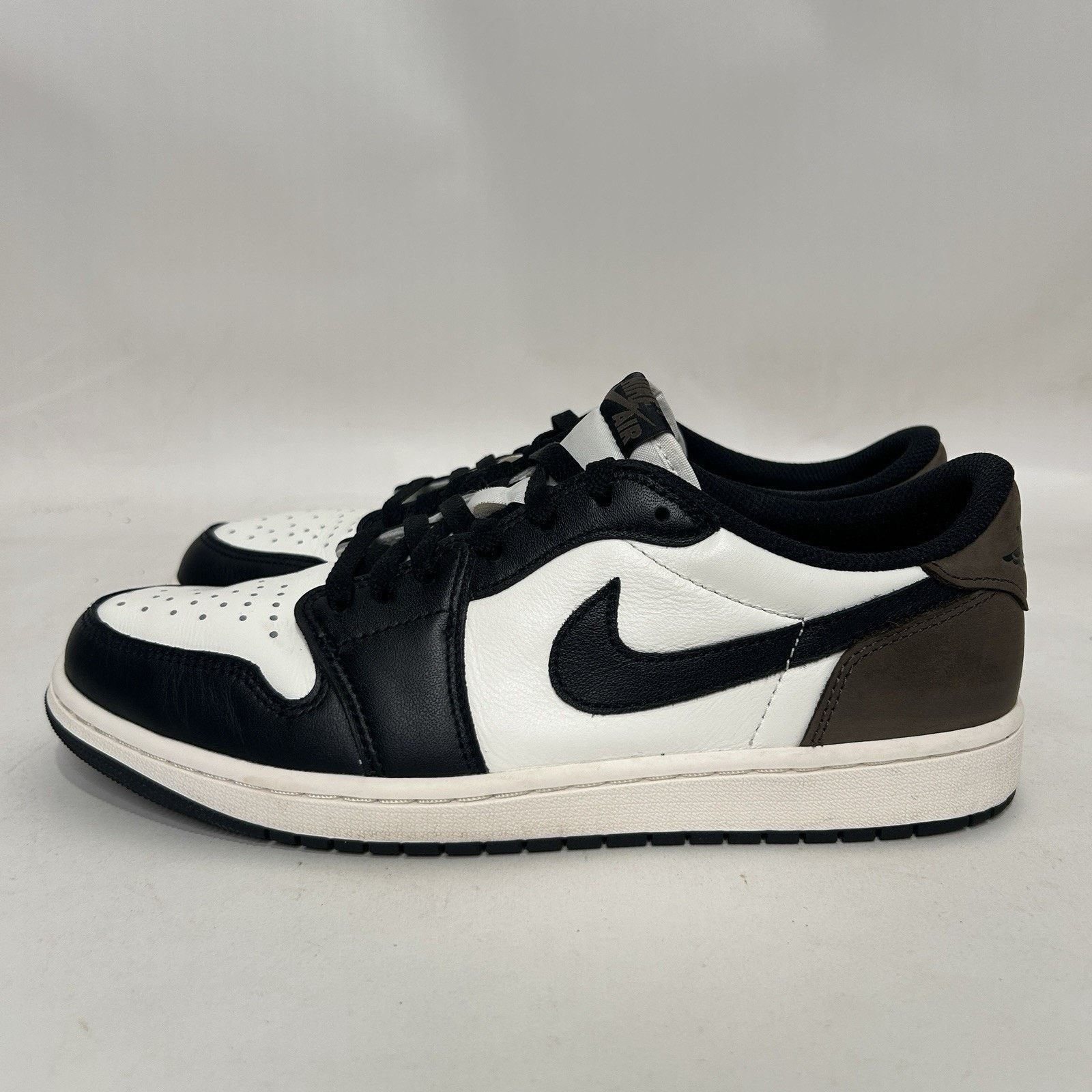 Jordan Brand Nike Air Jordan 1 Retro Low OG “Mocha Brown” Size US 10.5 / EU 43-44 - 6 Thumbnail