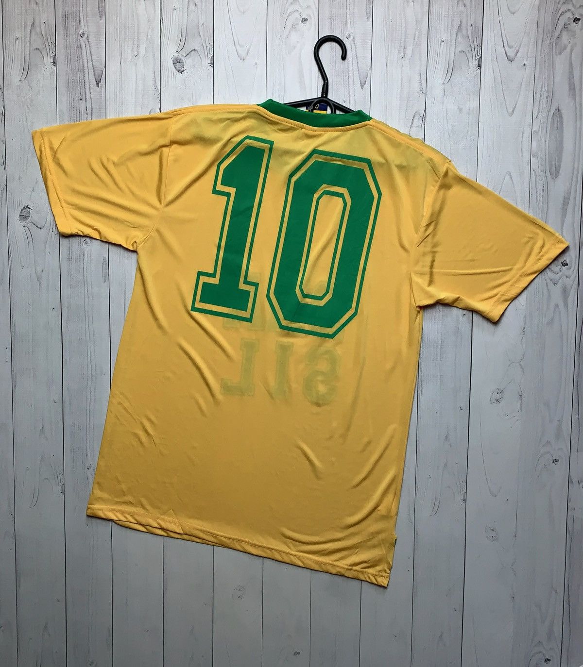 Vintage Vintage Soccer tee Brazil logo size M 10 Size US M / EU 48-50 / 2 - 2 Thumbnail