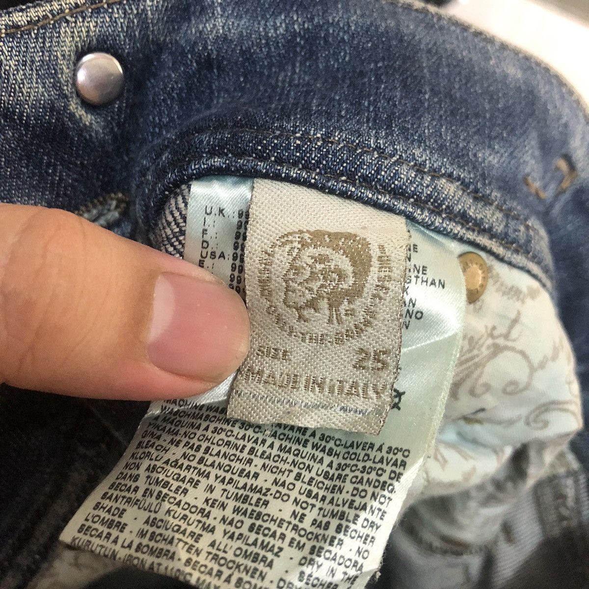 Diesel Diesel italy Black Distressed ripped Denim Pants #A2117 Size 27" / US 4 / IT 40 - 23 Thumbnail