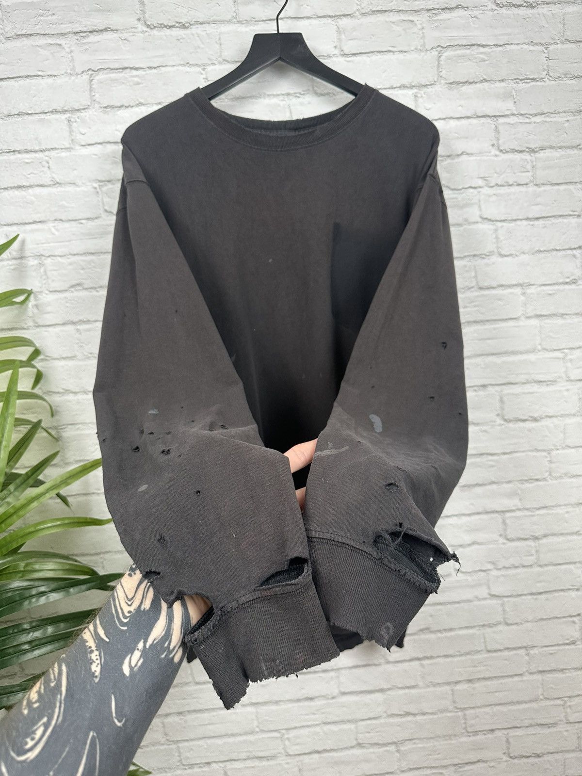 Carhartt (XL) THRASHED OUT FADED Carhartt Longsleeve Tee Size US XL / EU 56 / 4 - 1 Thumbnail