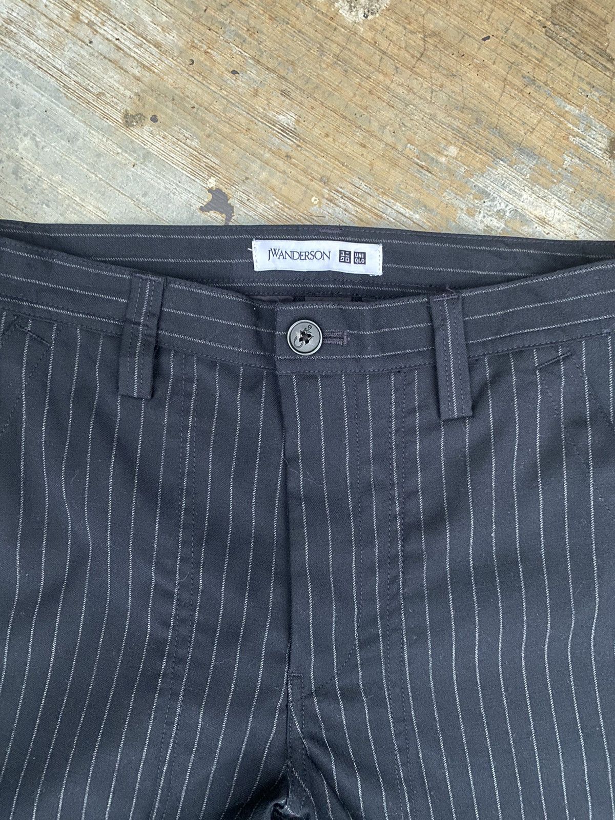 JW Anderson × Japanese Brand × Uniqlo Uniqlo X J.W.Anderson Pinstriped Trouser Pants Size 28" / US 6 / IT 42 - 3 Thumbnail