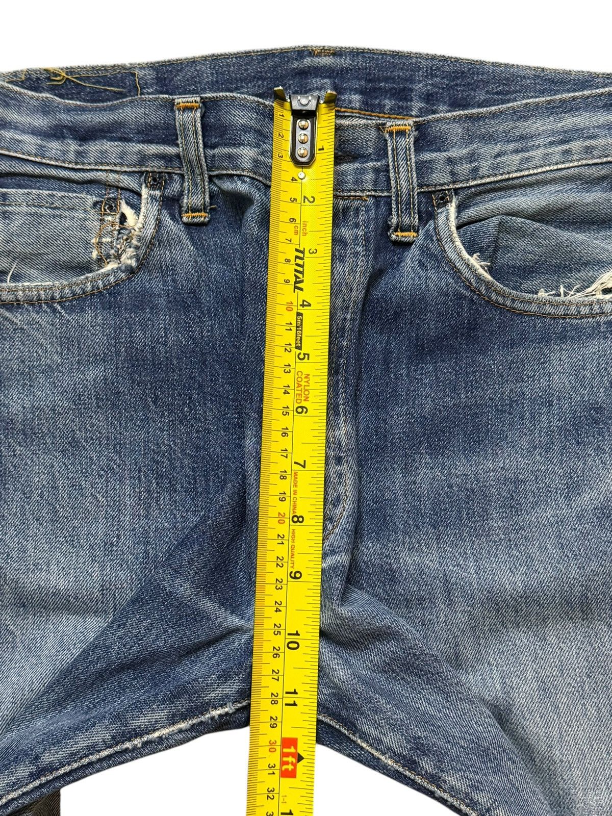 Levi's Vintage 90s Levis 501 Selvedge Big E Faded Clawmark Distress Size US 30 / EU 46 - 14 Thumbnail