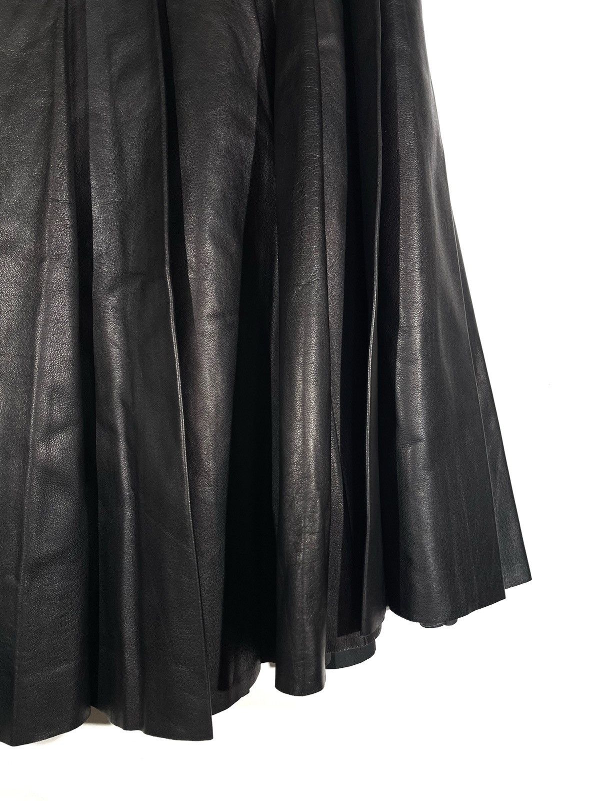 Alexander McQueen Alexander McQueen Women Black Pleated Leather Skirt Size 40 Size 27" / US 4 / IT 40 - 2 Thumbnail