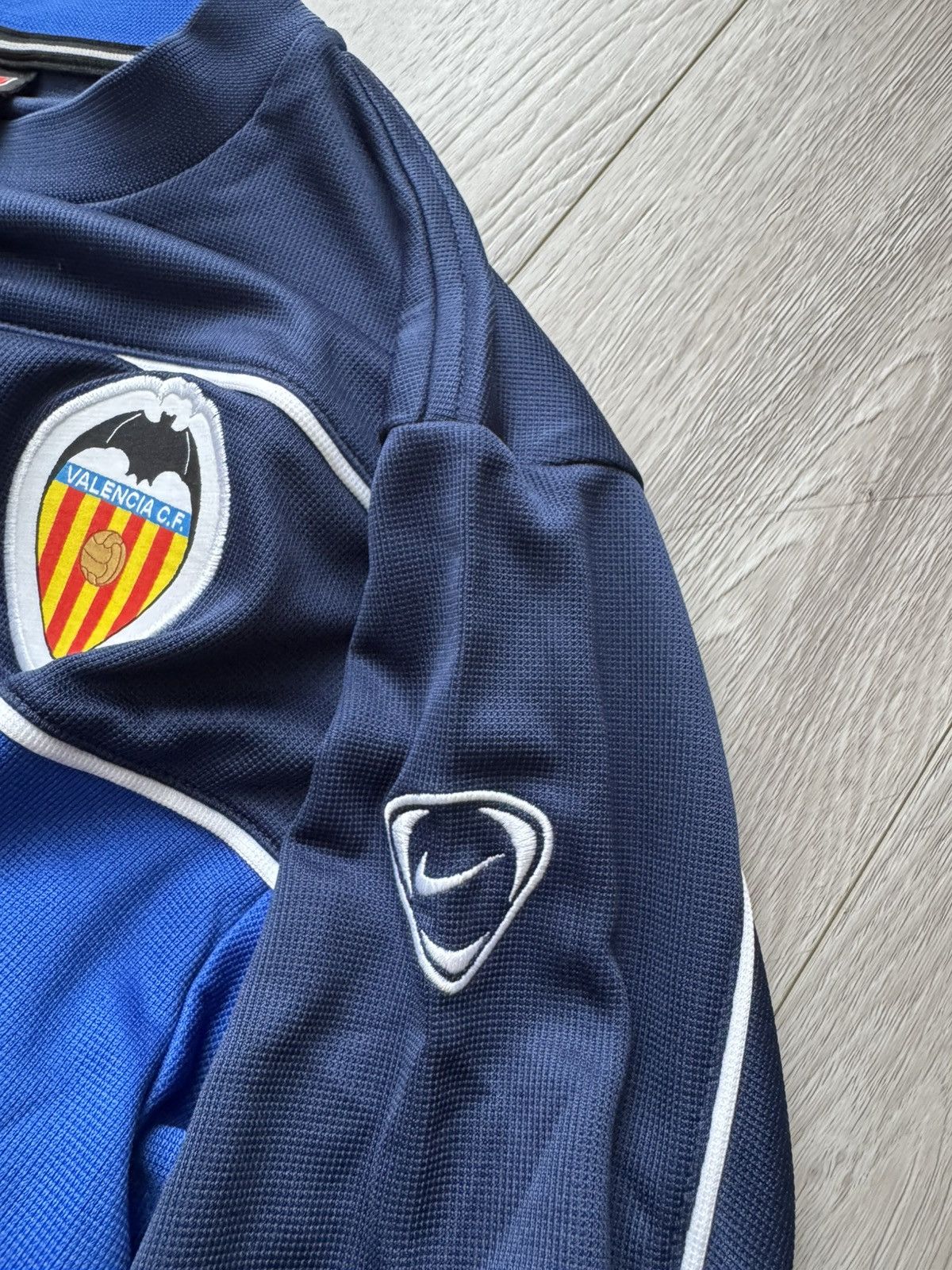 Nike Vintage 2000/01 Valencia CF Training Soccer Jersey Size US S / EU 44-46 / 1 - 6 Thumbnail