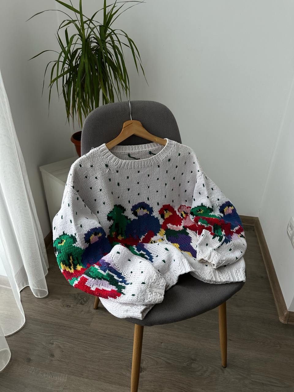 Handmade × Japanese Brand × Vintage Vintage Japanese Rare White Knit Parrot Handicrafts Sweater Size S / US 4 / IT 40 - 14 Thumbnail